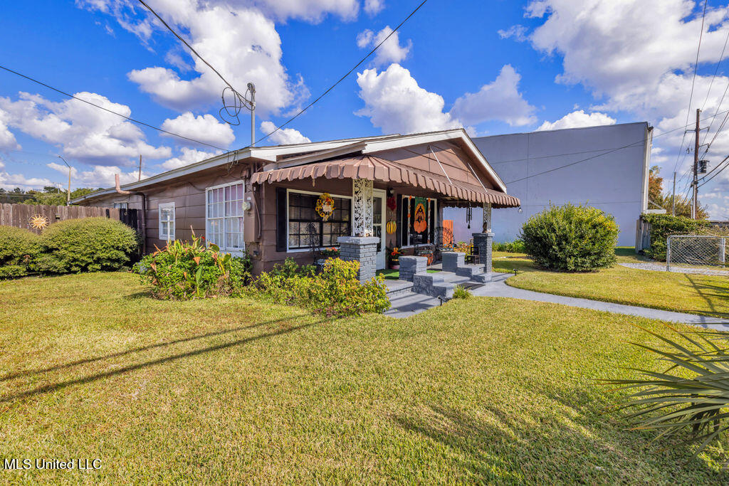 1807 School Street Property Photo 10