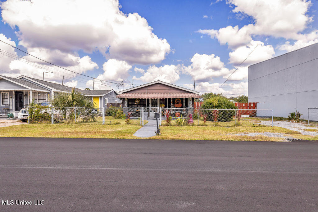 1807 School Street Property Photo 11