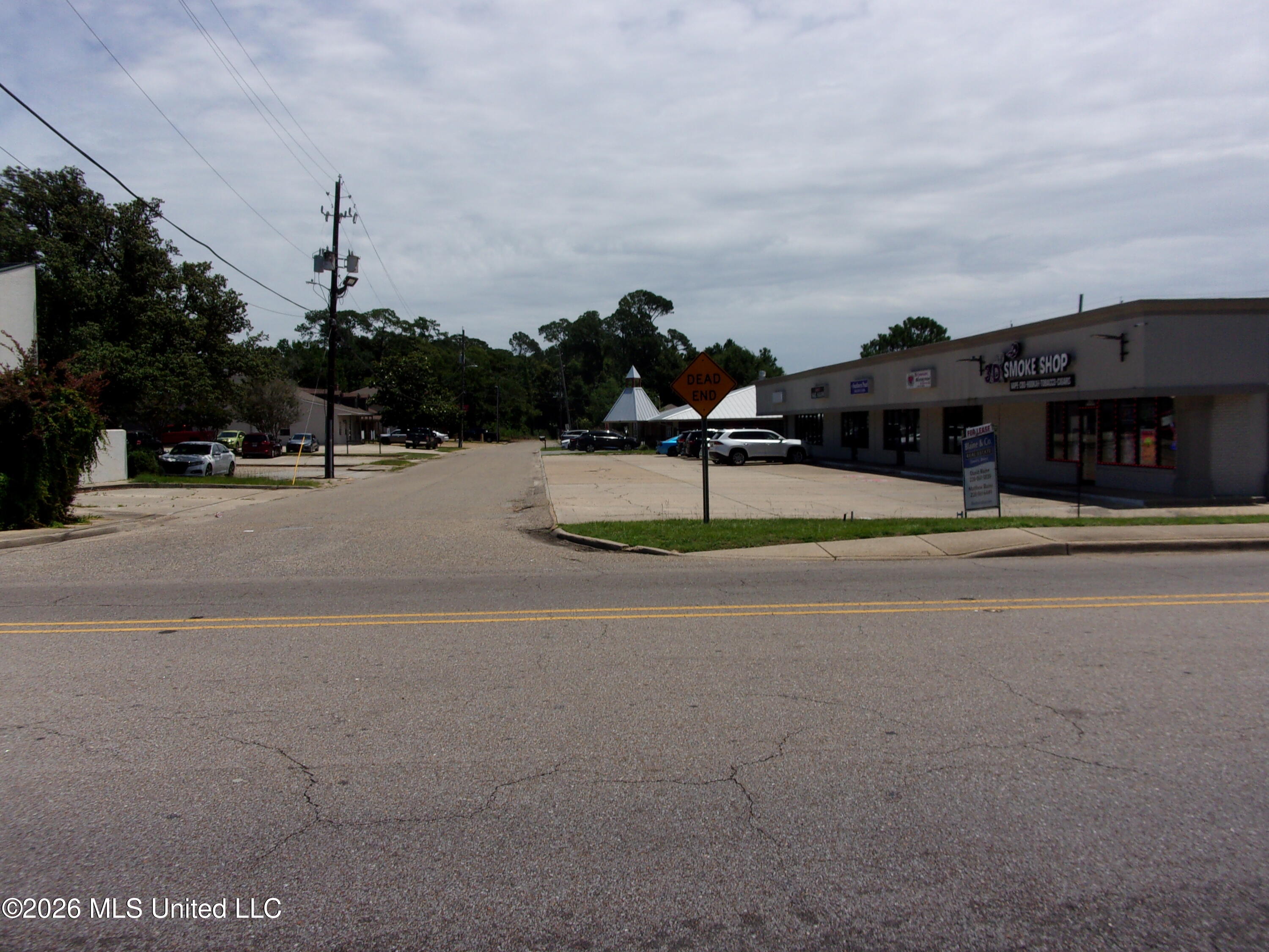 211 Eisenhower Drive Property Photo 11