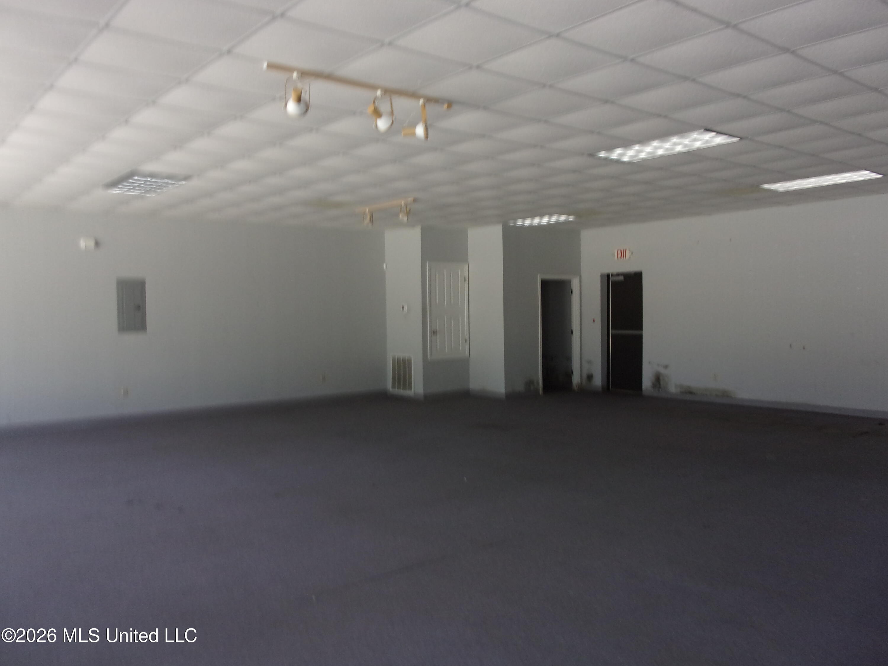 211 Eisenhower Drive Property Photo 13