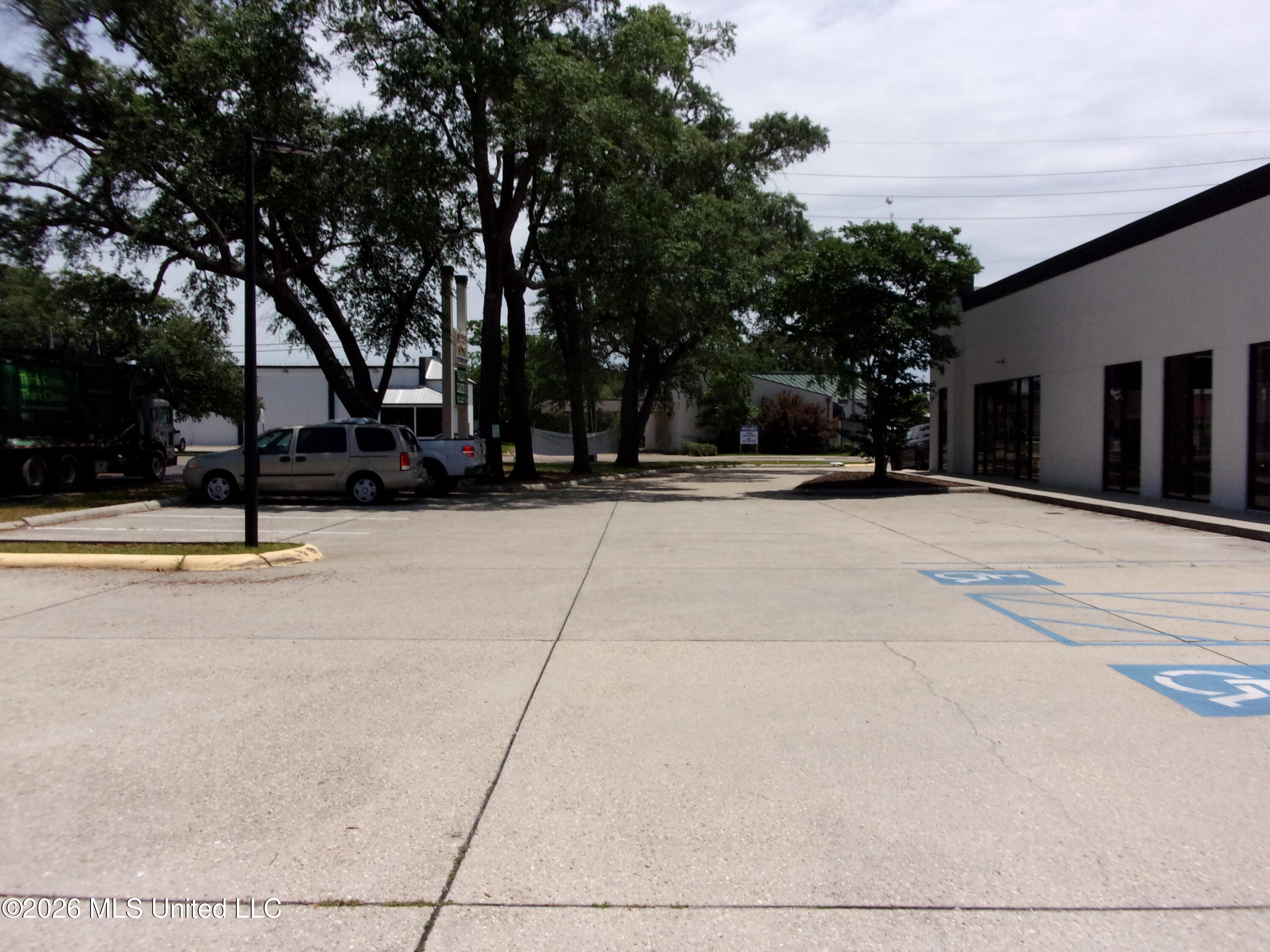 211 Eisenhower Drive Property Photo 19