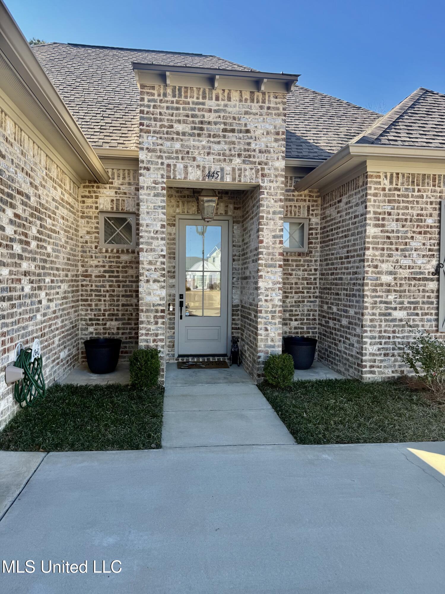 445 Brazos Drive Property Photo 4