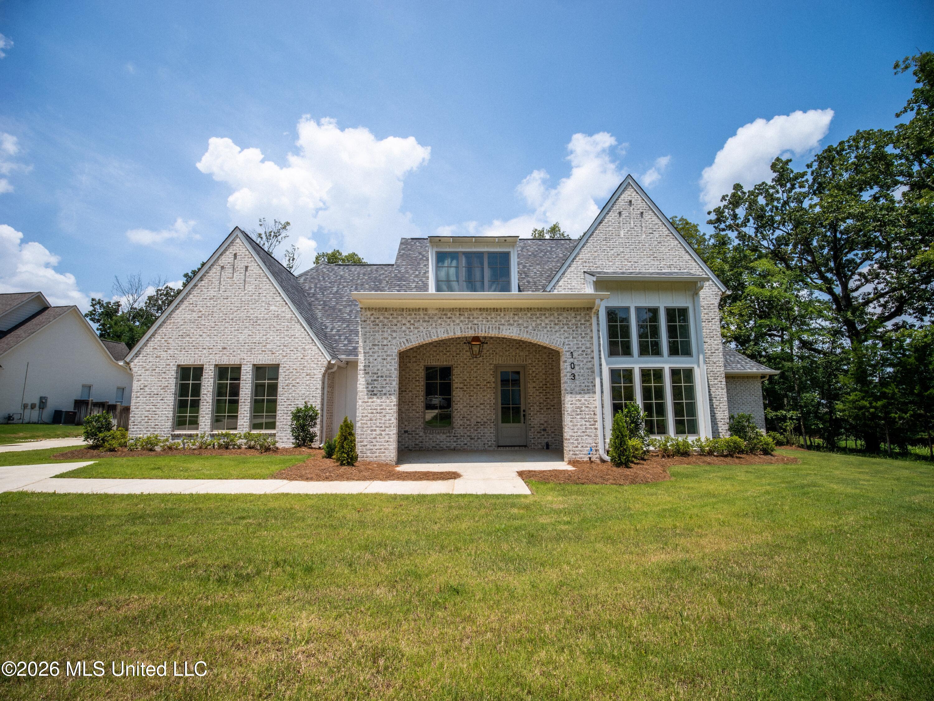 103 Silverleaf Drive Property Photo 1