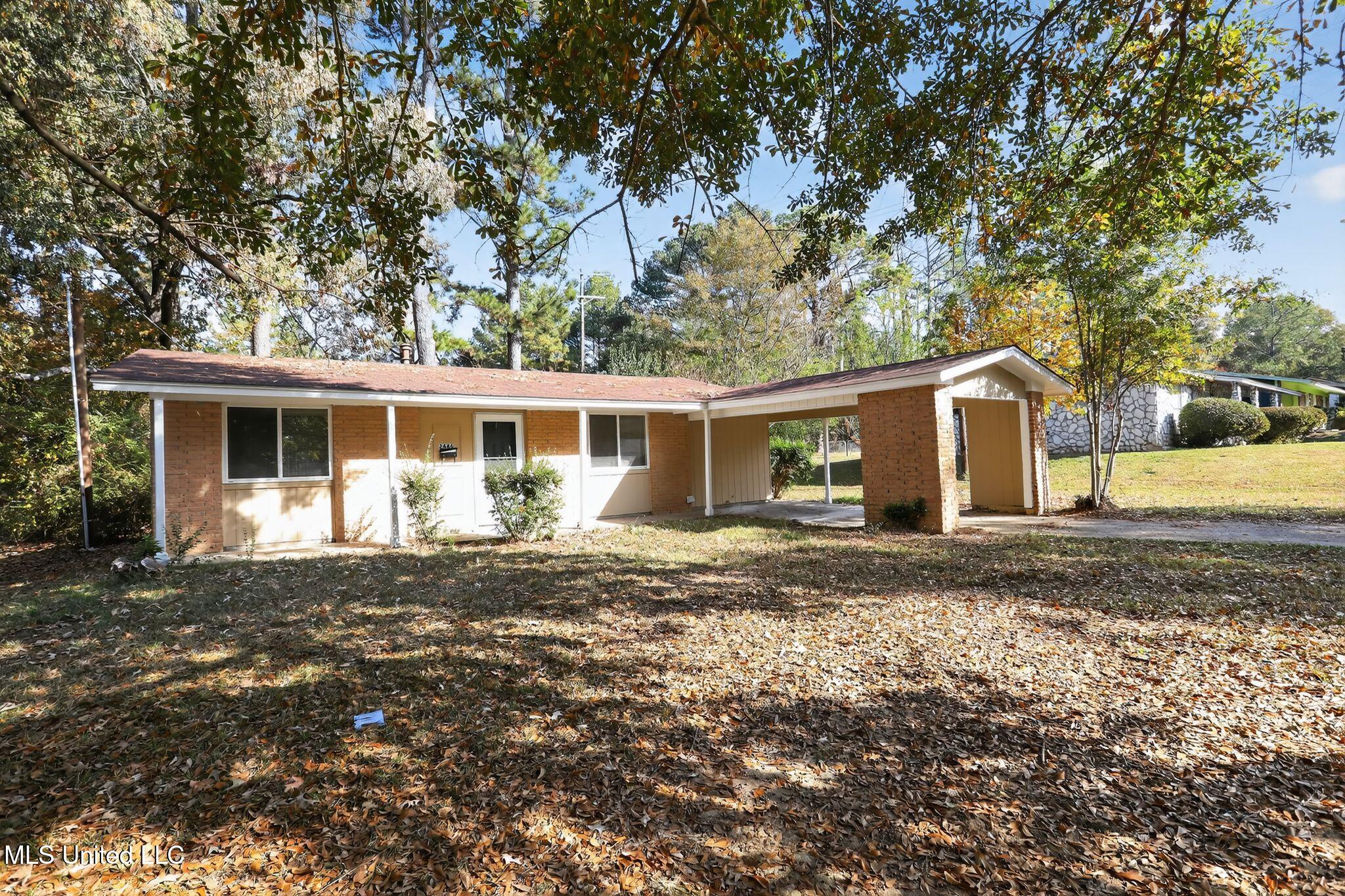 2446 Overbrook Drive Property Photo 2