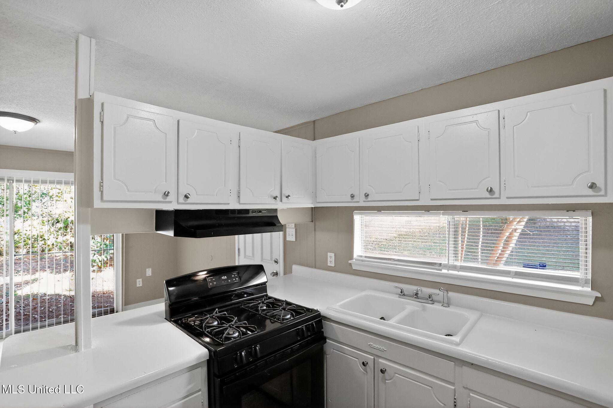 2446 Overbrook Drive Property Photo 7