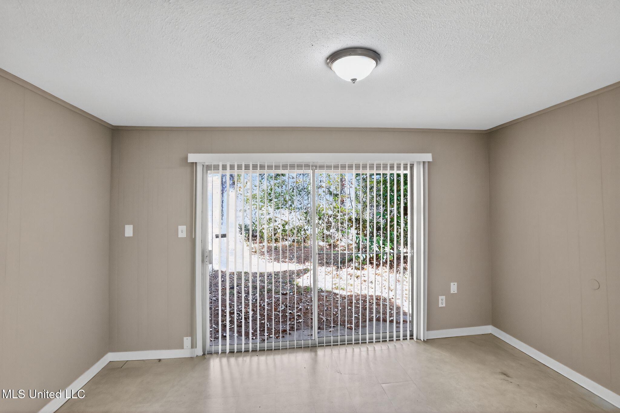 2446 Overbrook Drive Property Photo 10
