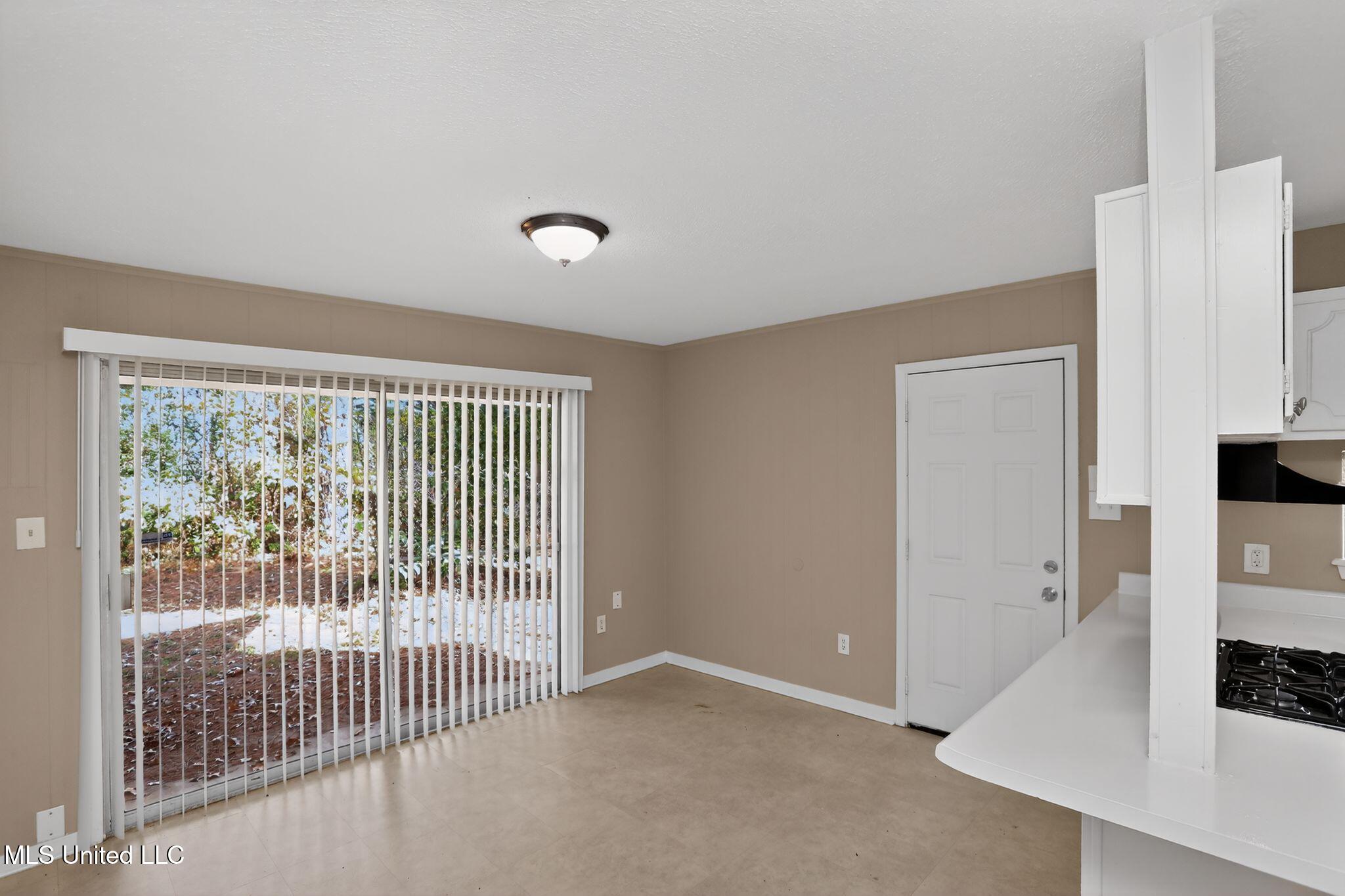 2446 Overbrook Drive Property Photo 11