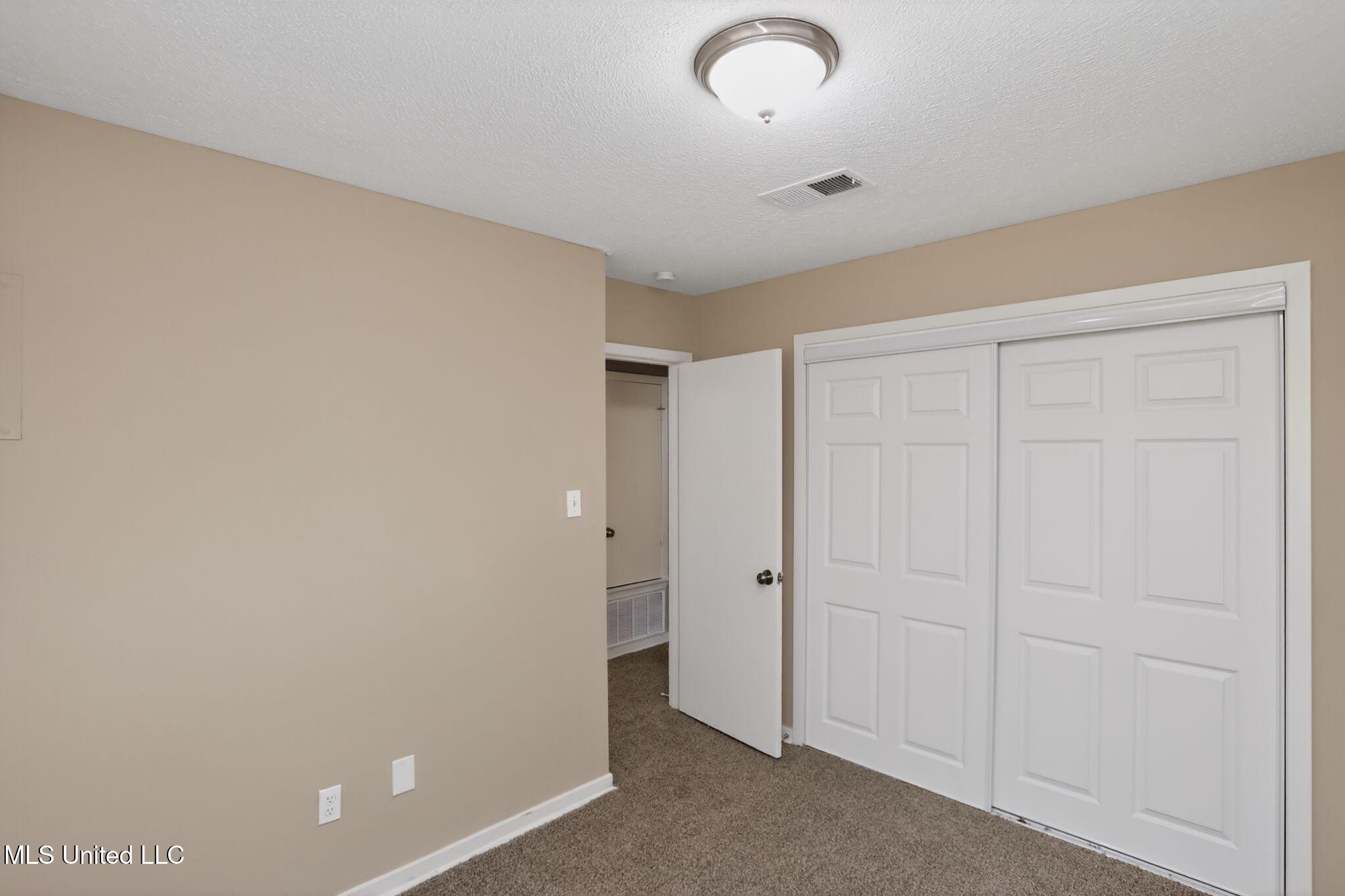 2446 Overbrook Drive Property Photo 24