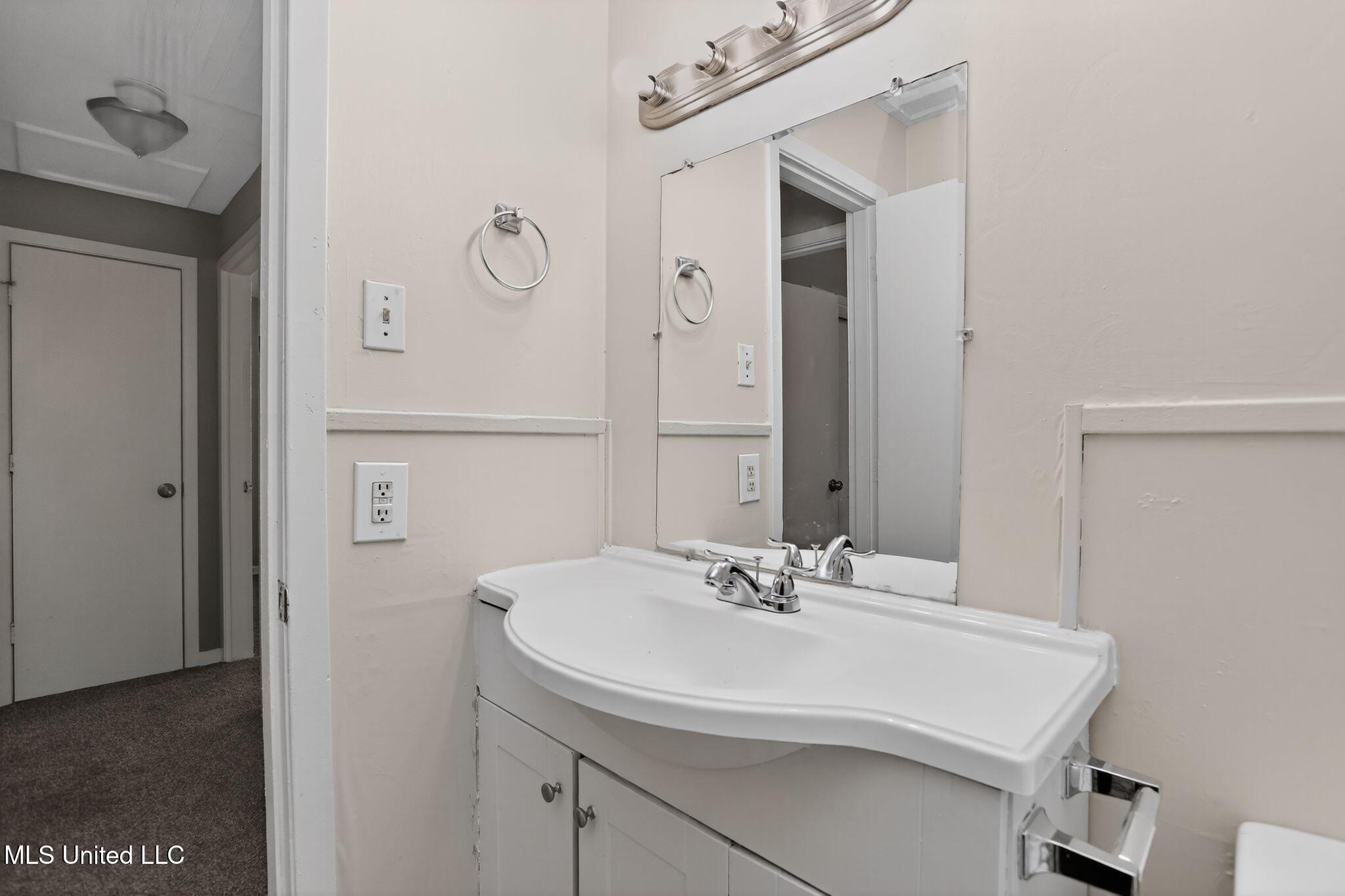 2446 Overbrook Drive Property Photo 28