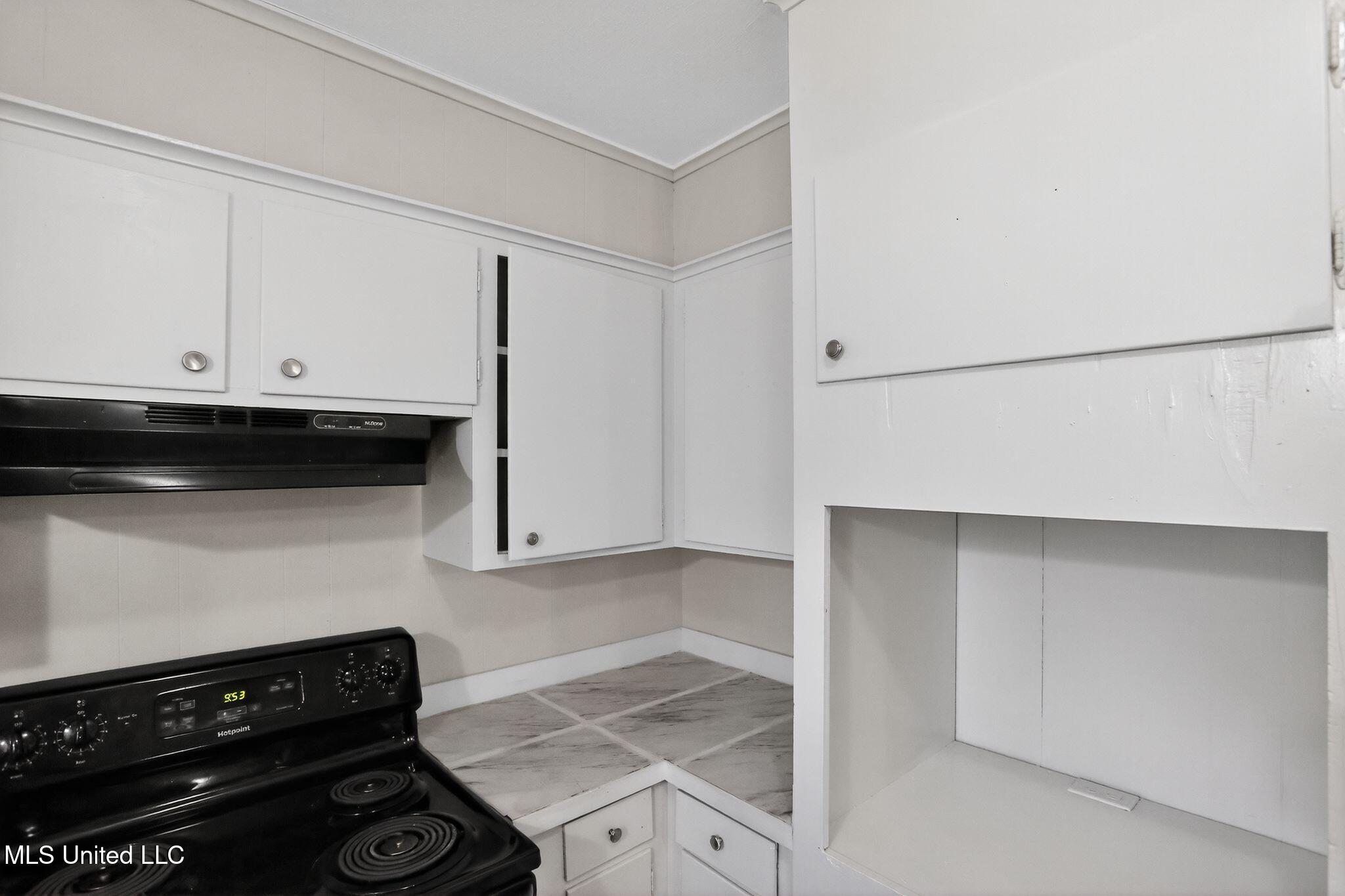 5742 Wildflower Drive Property Photo 6