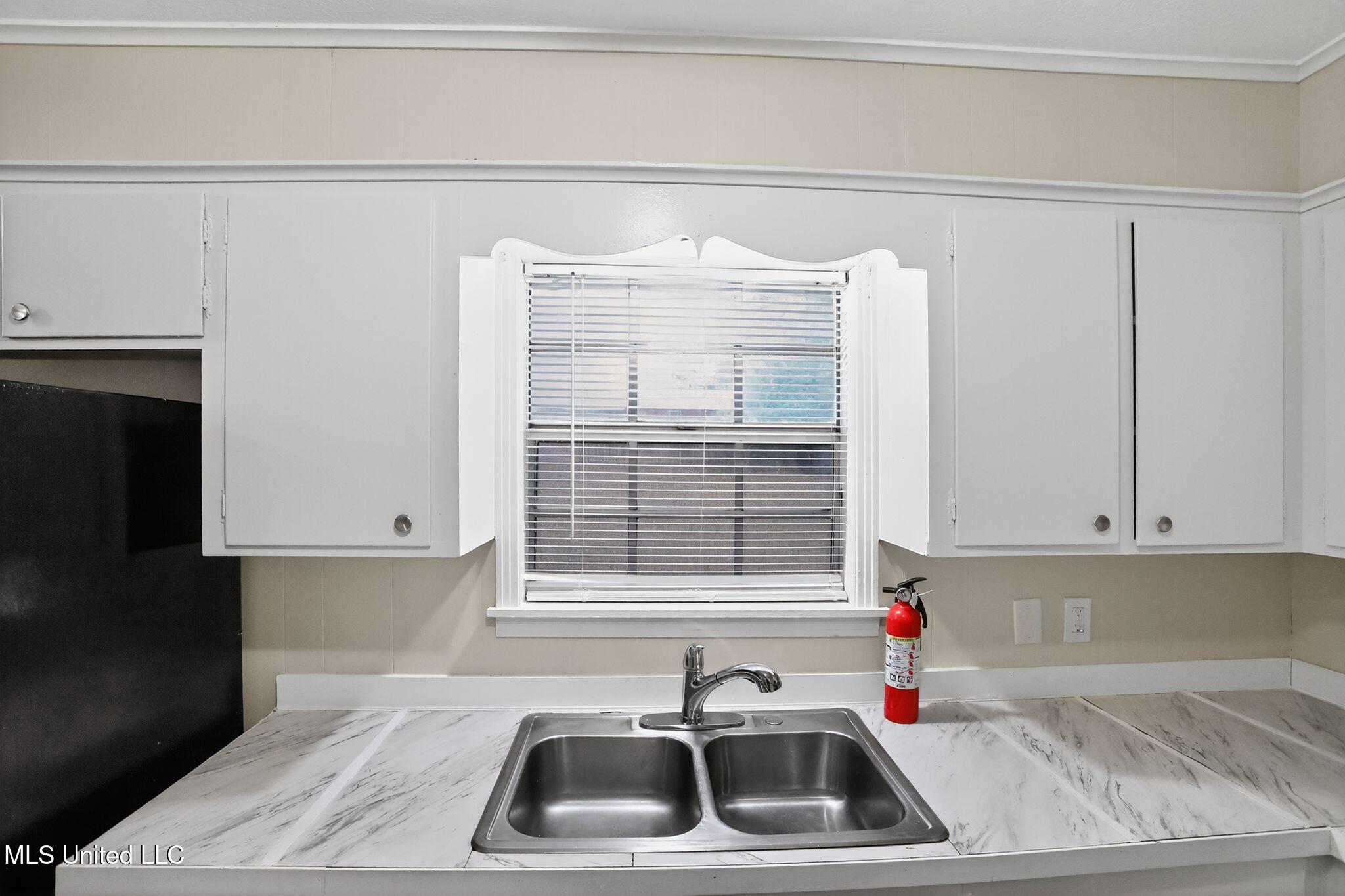 5742 Wildflower Drive Property Photo 8