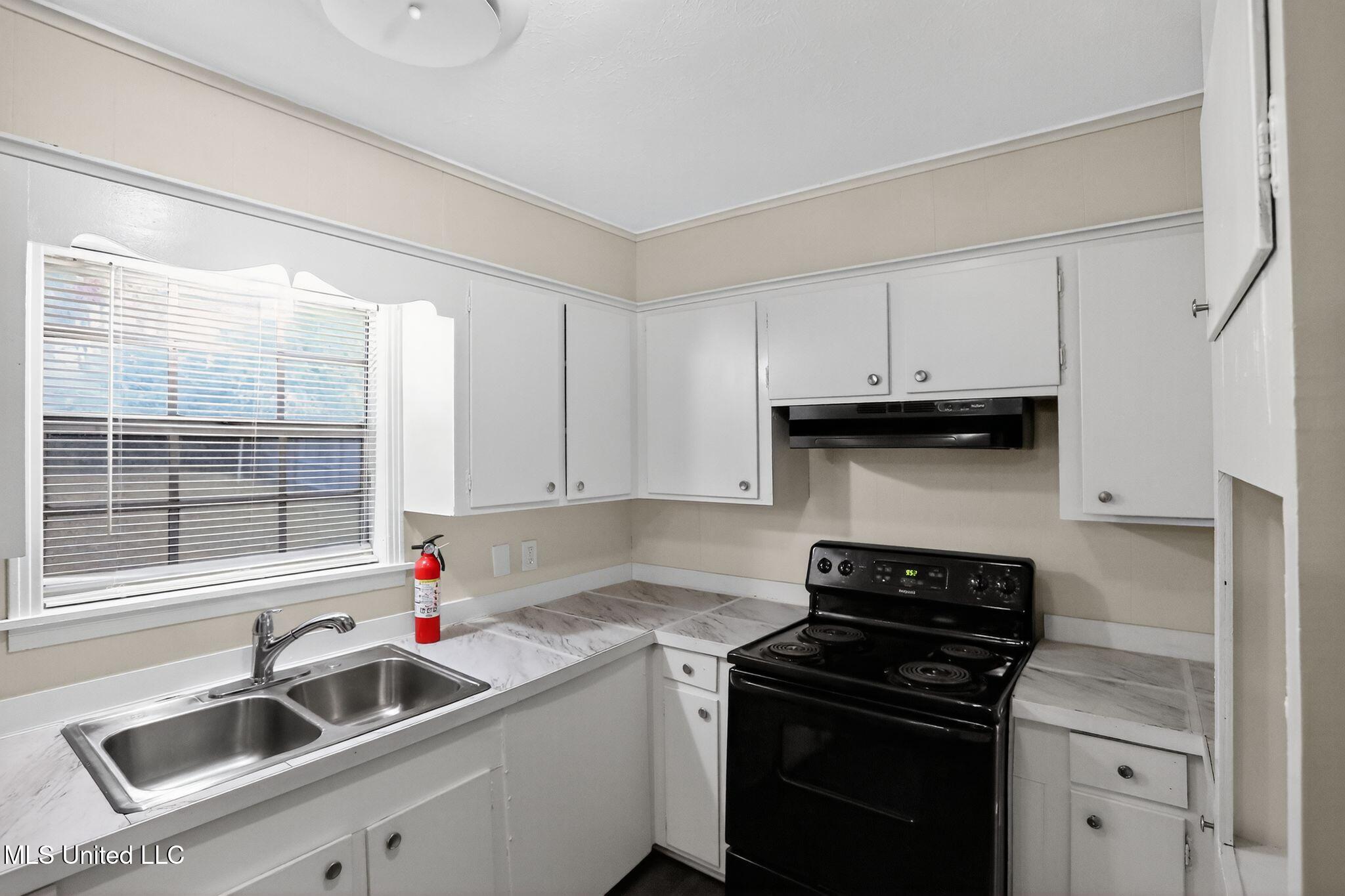 5742 Wildflower Drive Property Photo 10