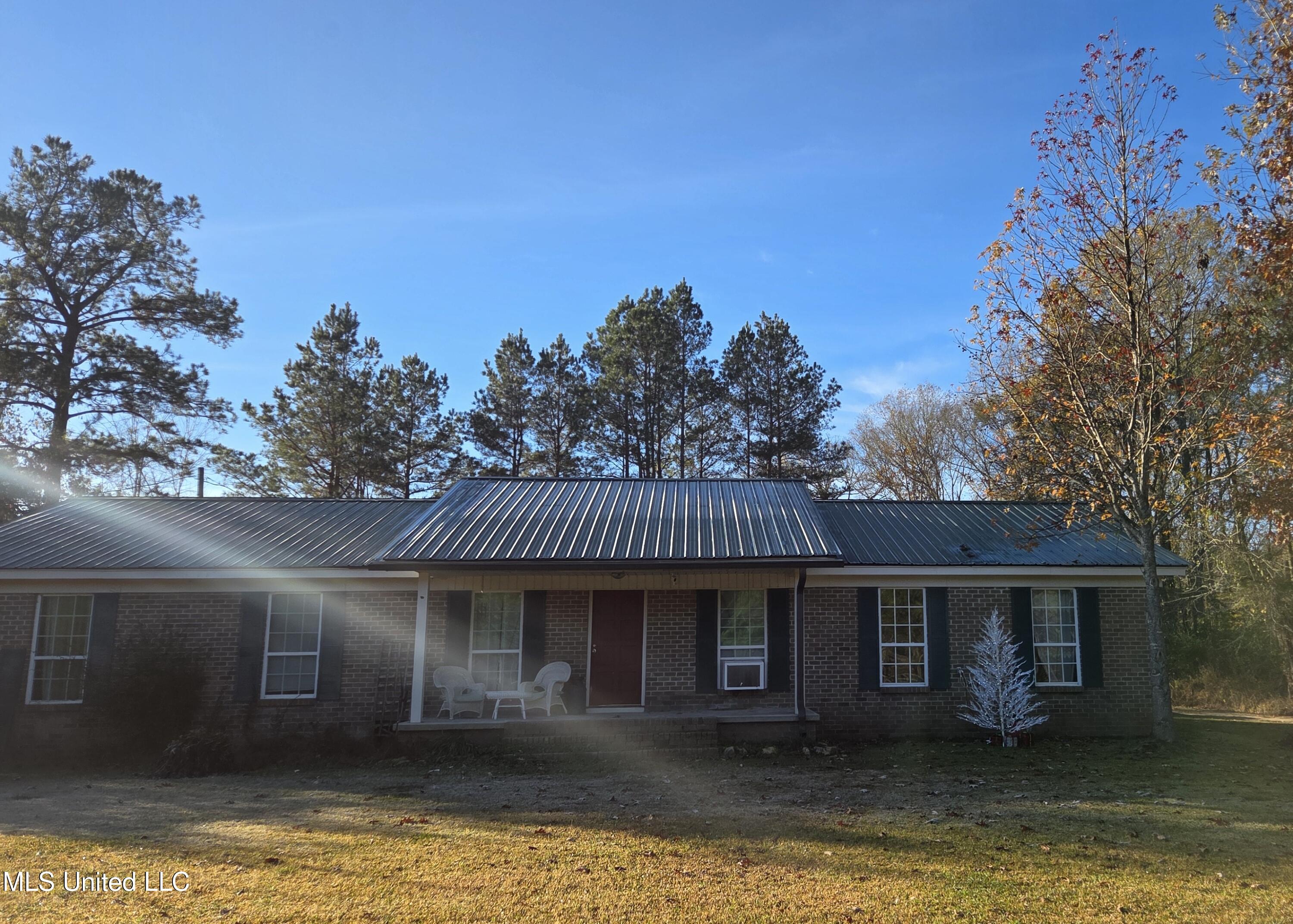 4839 Cayuga Road Property Photo 1