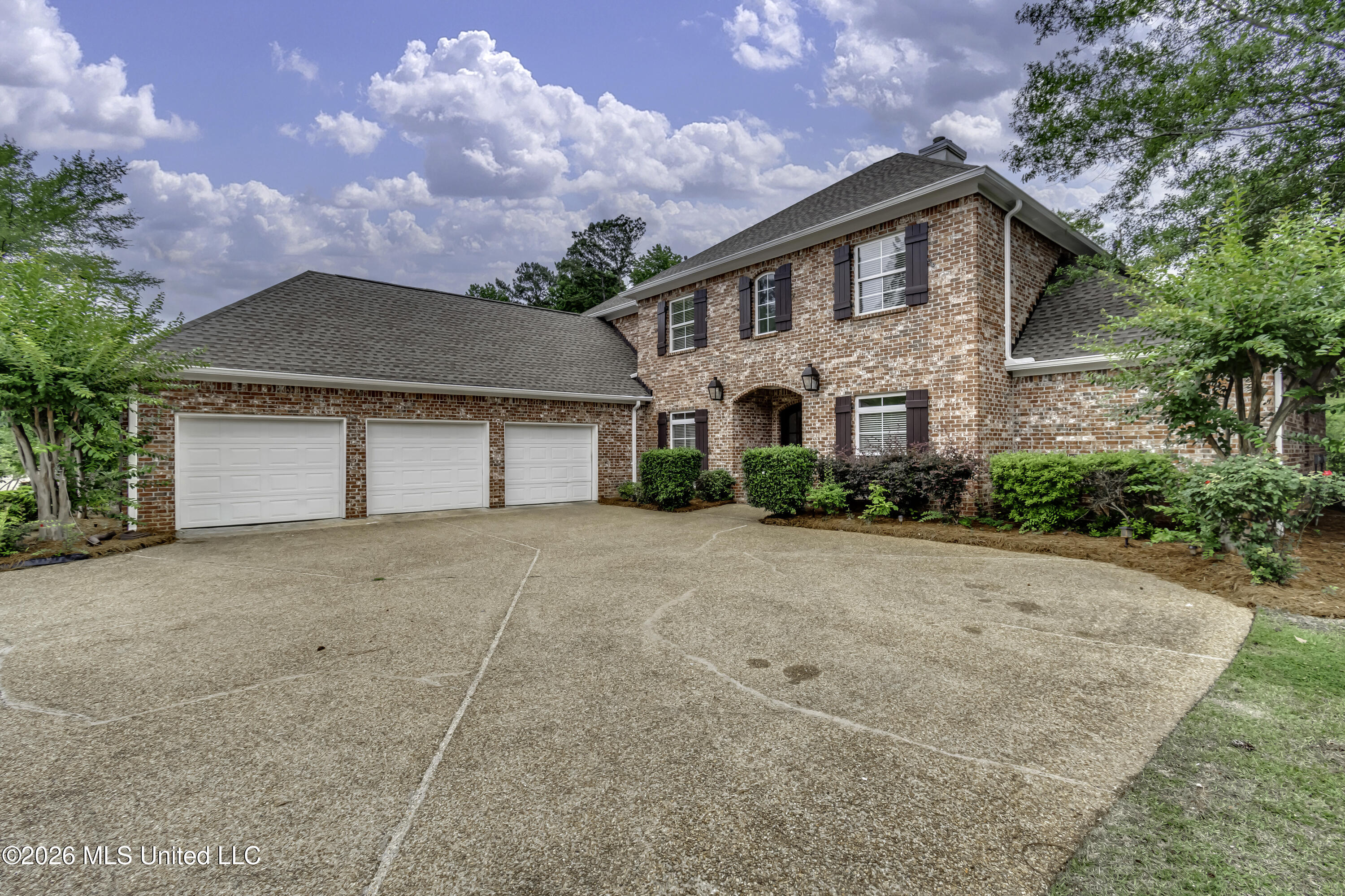 401 Kingsbridge Road Property Photo 5