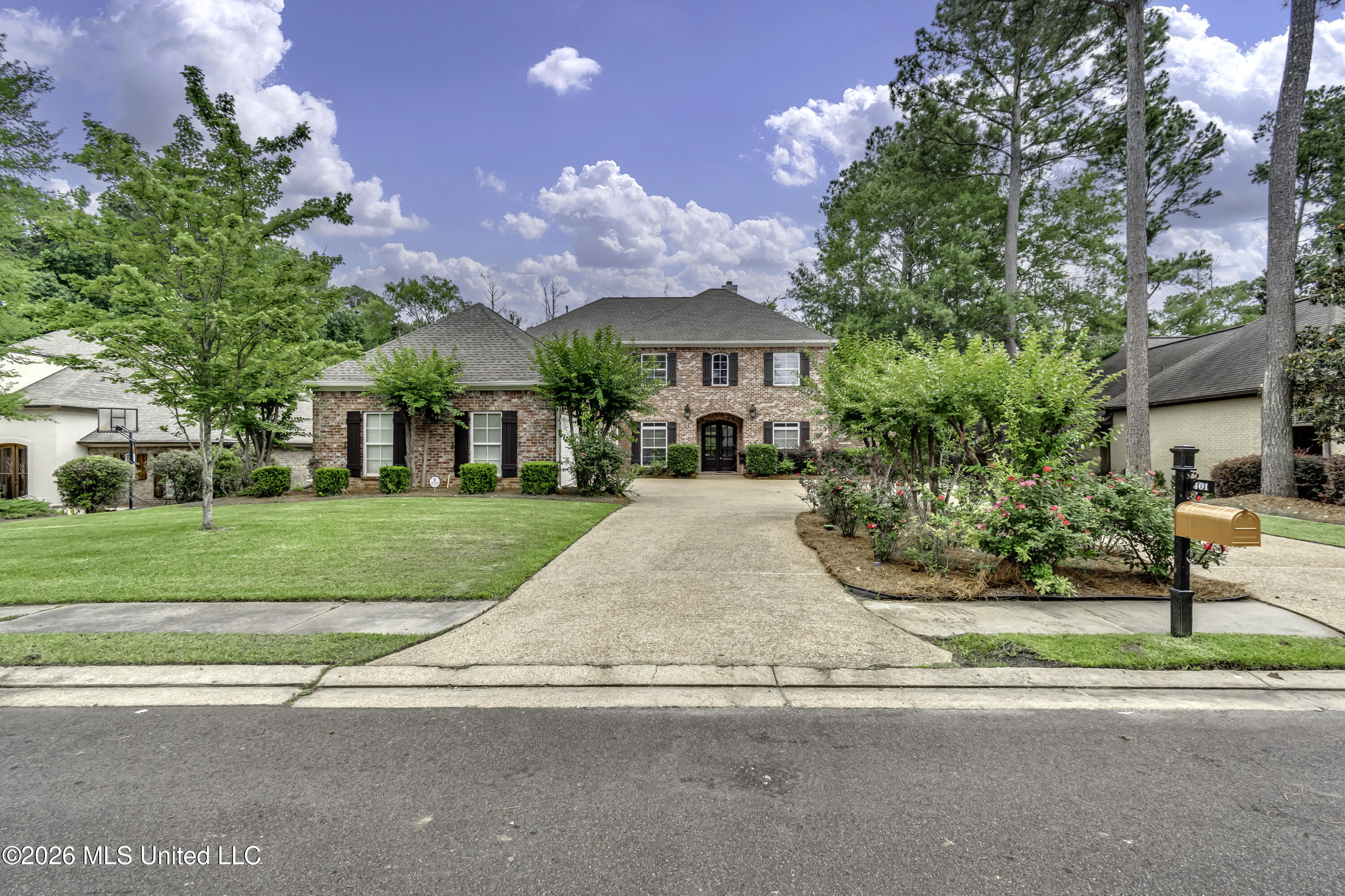 401 Kingsbridge Road Property Photo 10