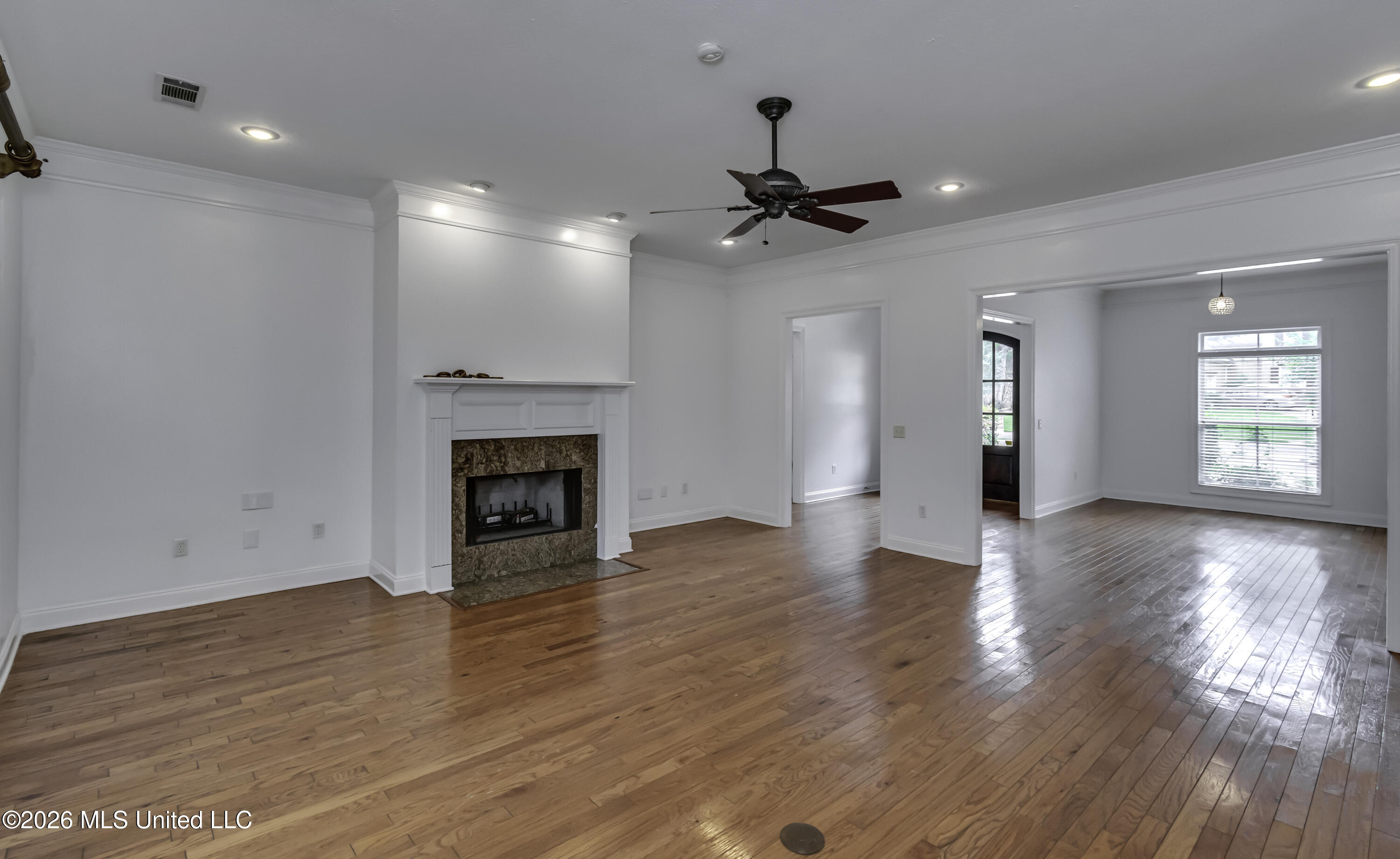 401 Kingsbridge Road Property Photo 14