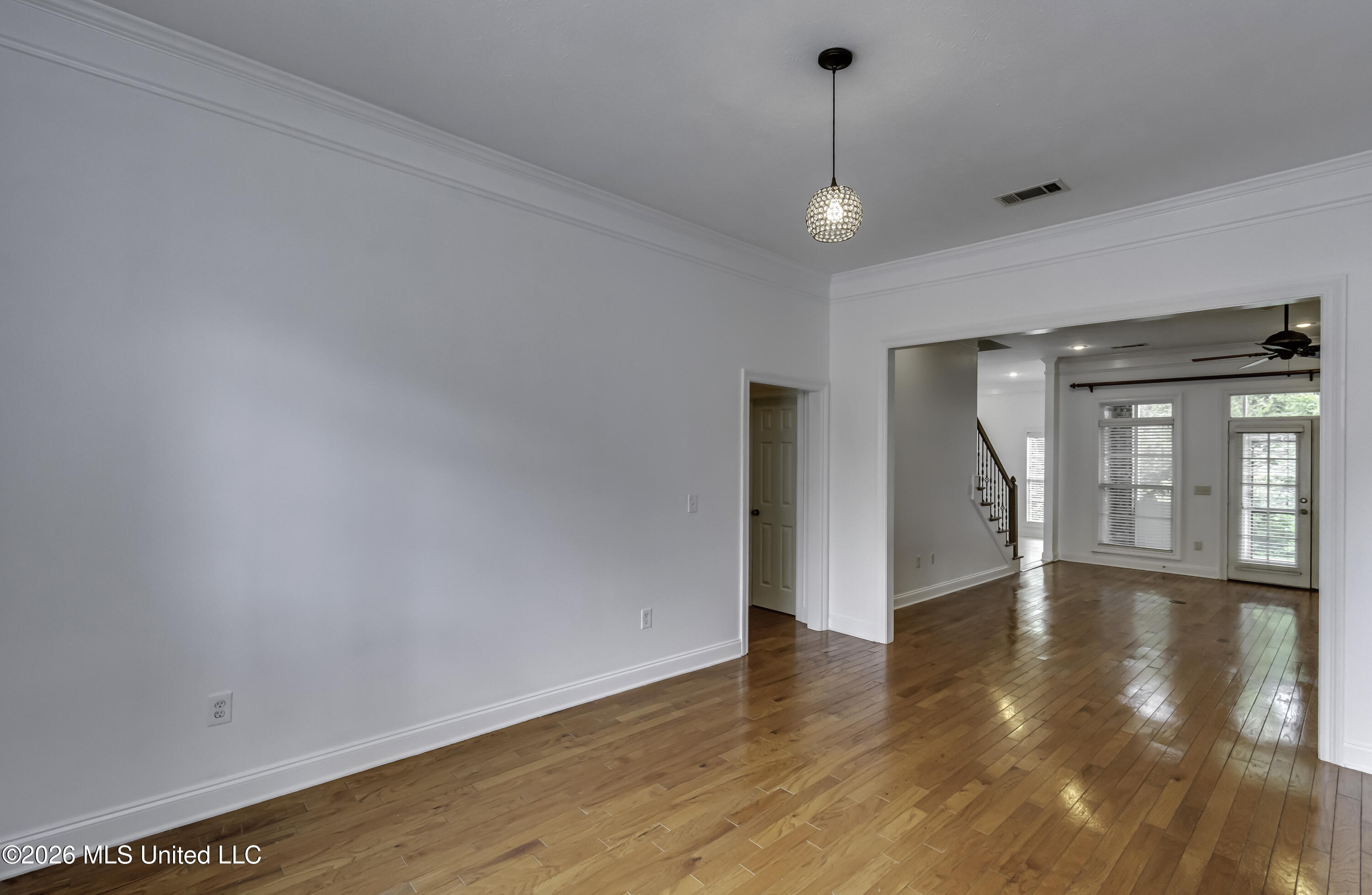 401 Kingsbridge Road Property Photo 18