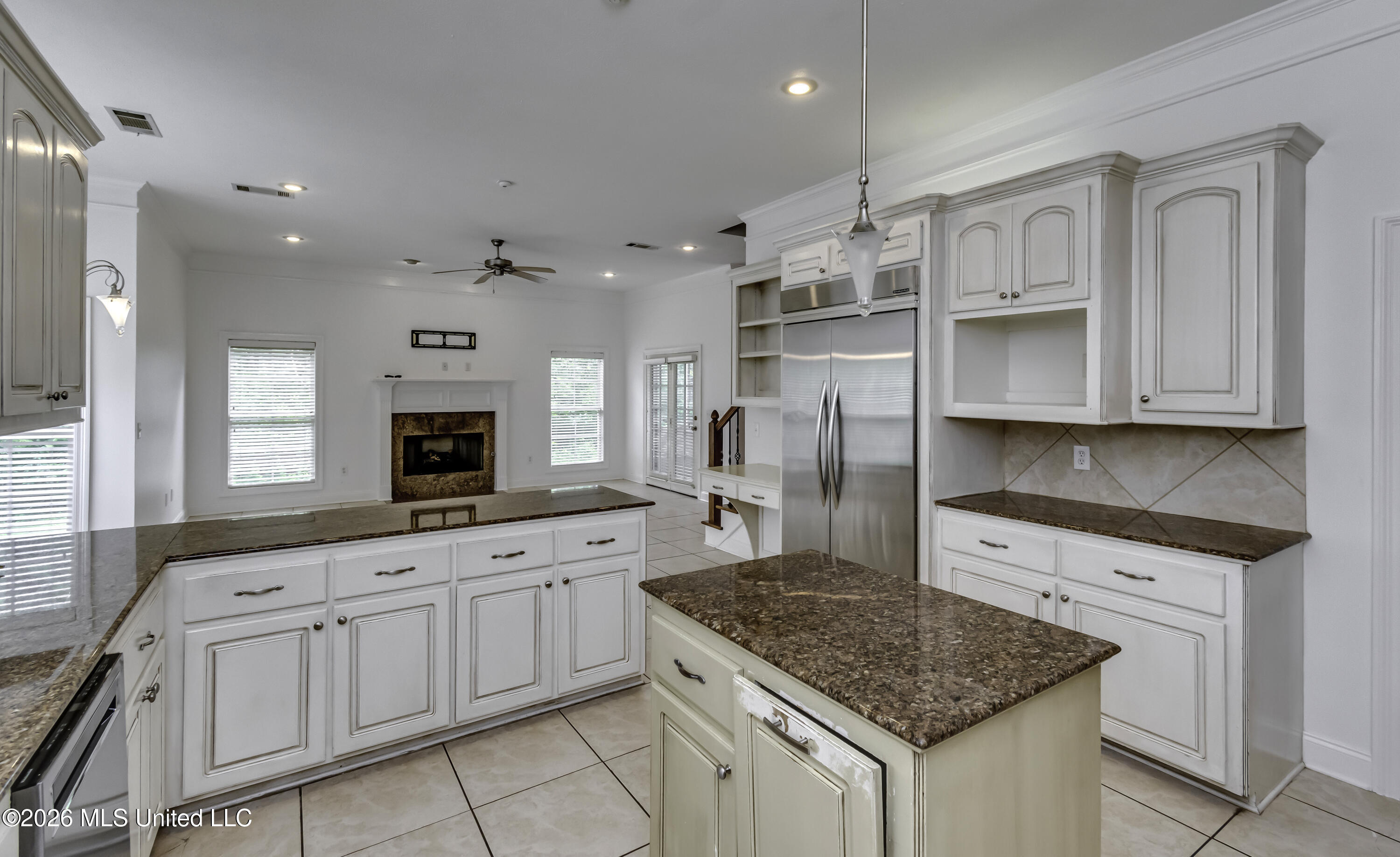 401 Kingsbridge Road Property Photo 23