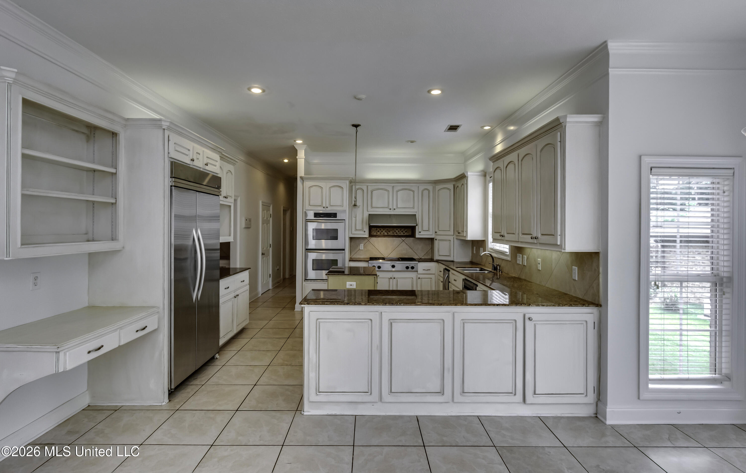 401 Kingsbridge Road Property Photo 26