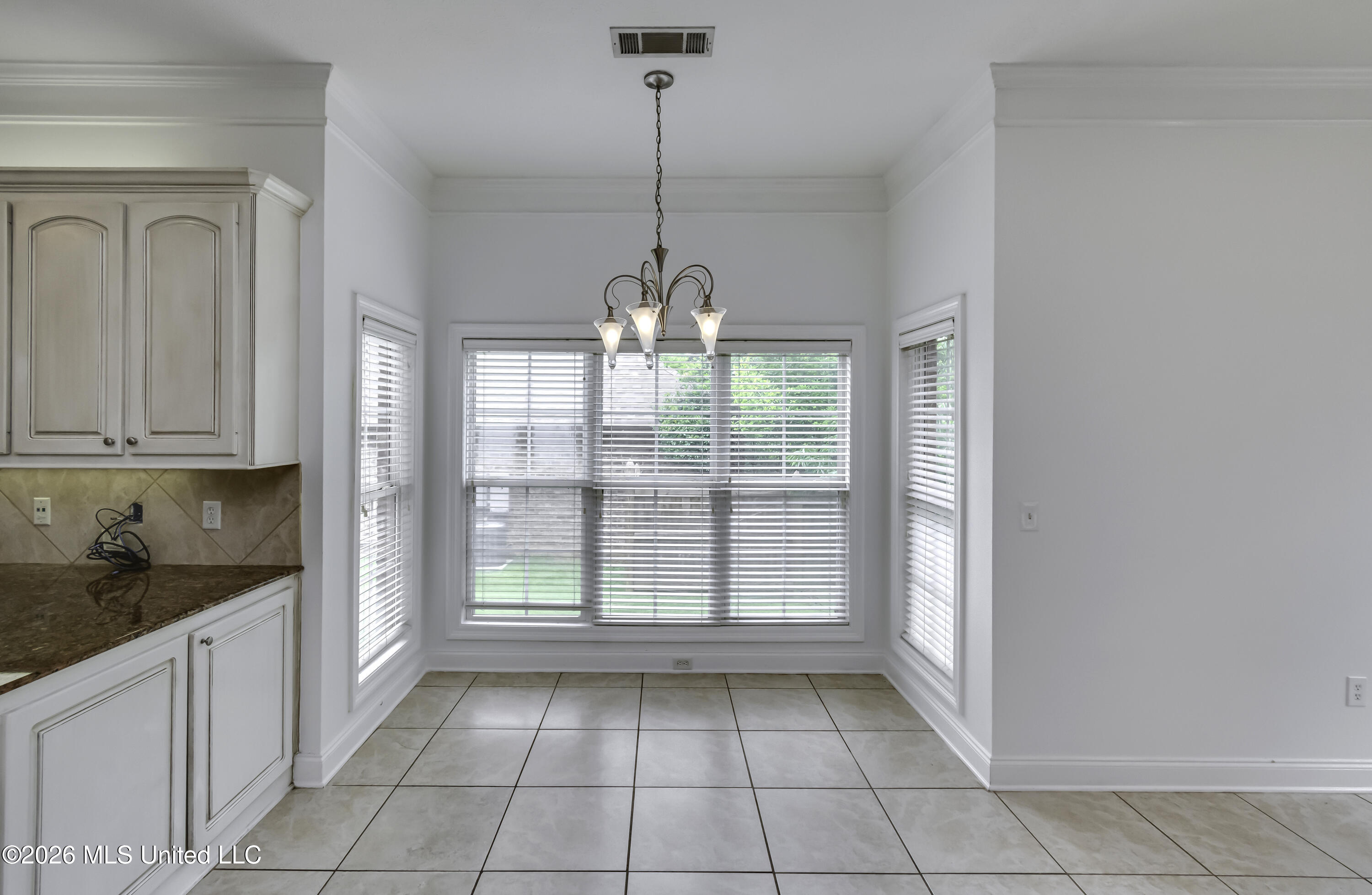 401 Kingsbridge Road Property Photo 31