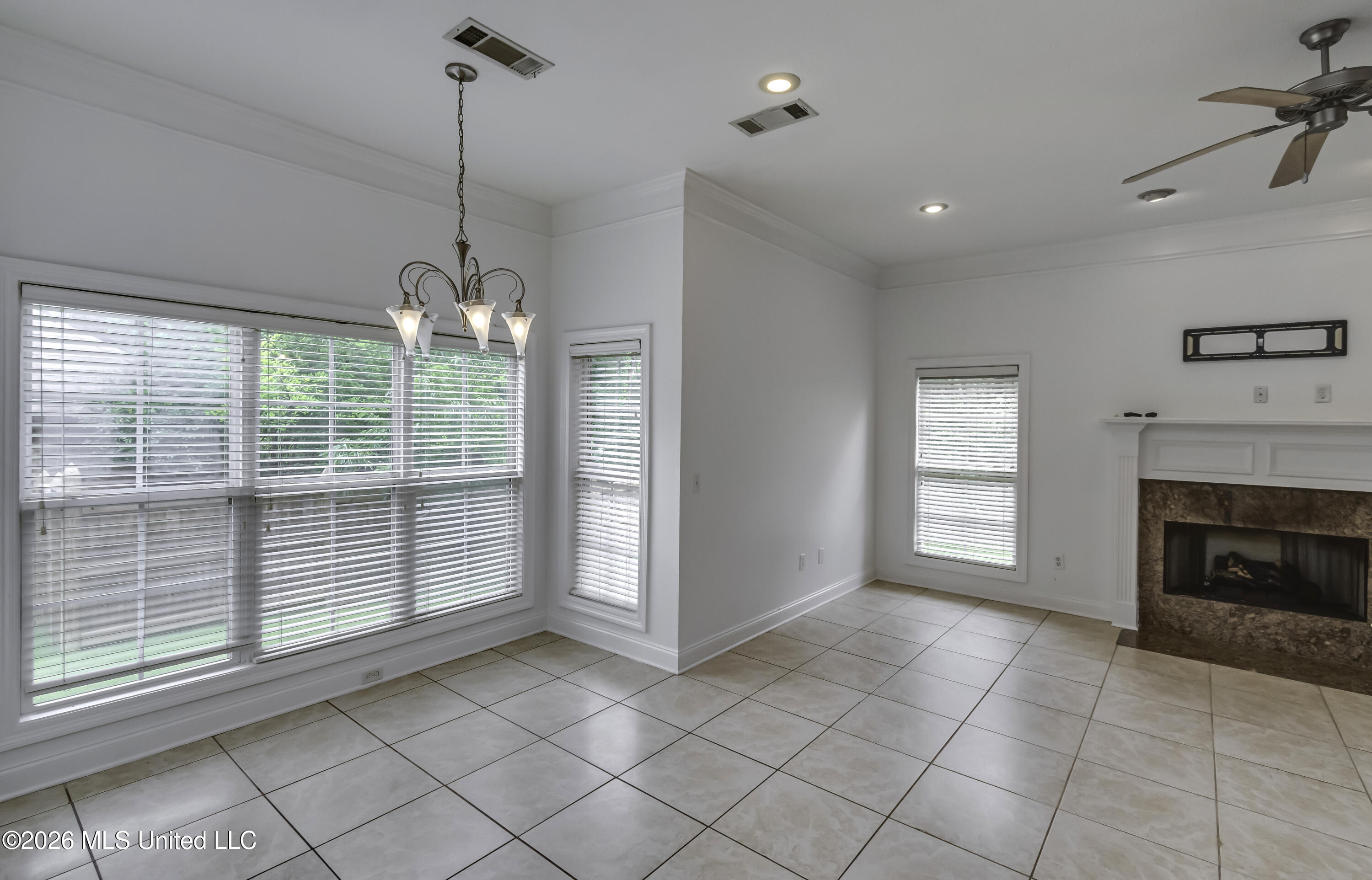 401 Kingsbridge Road Property Photo 32