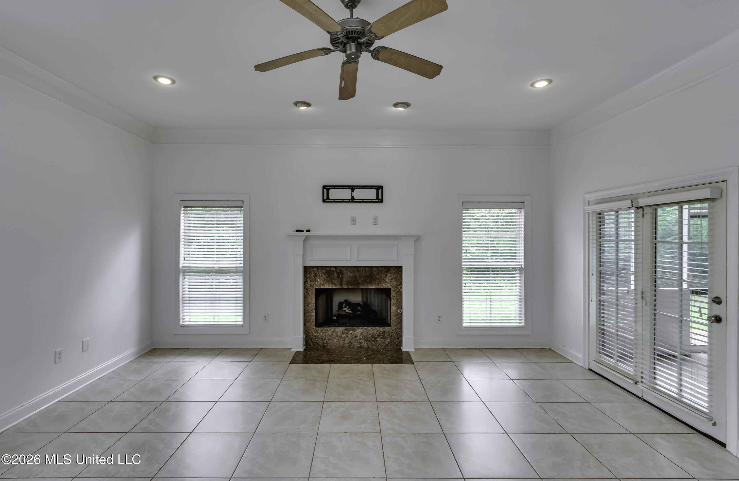 401 Kingsbridge Road Property Photo 34