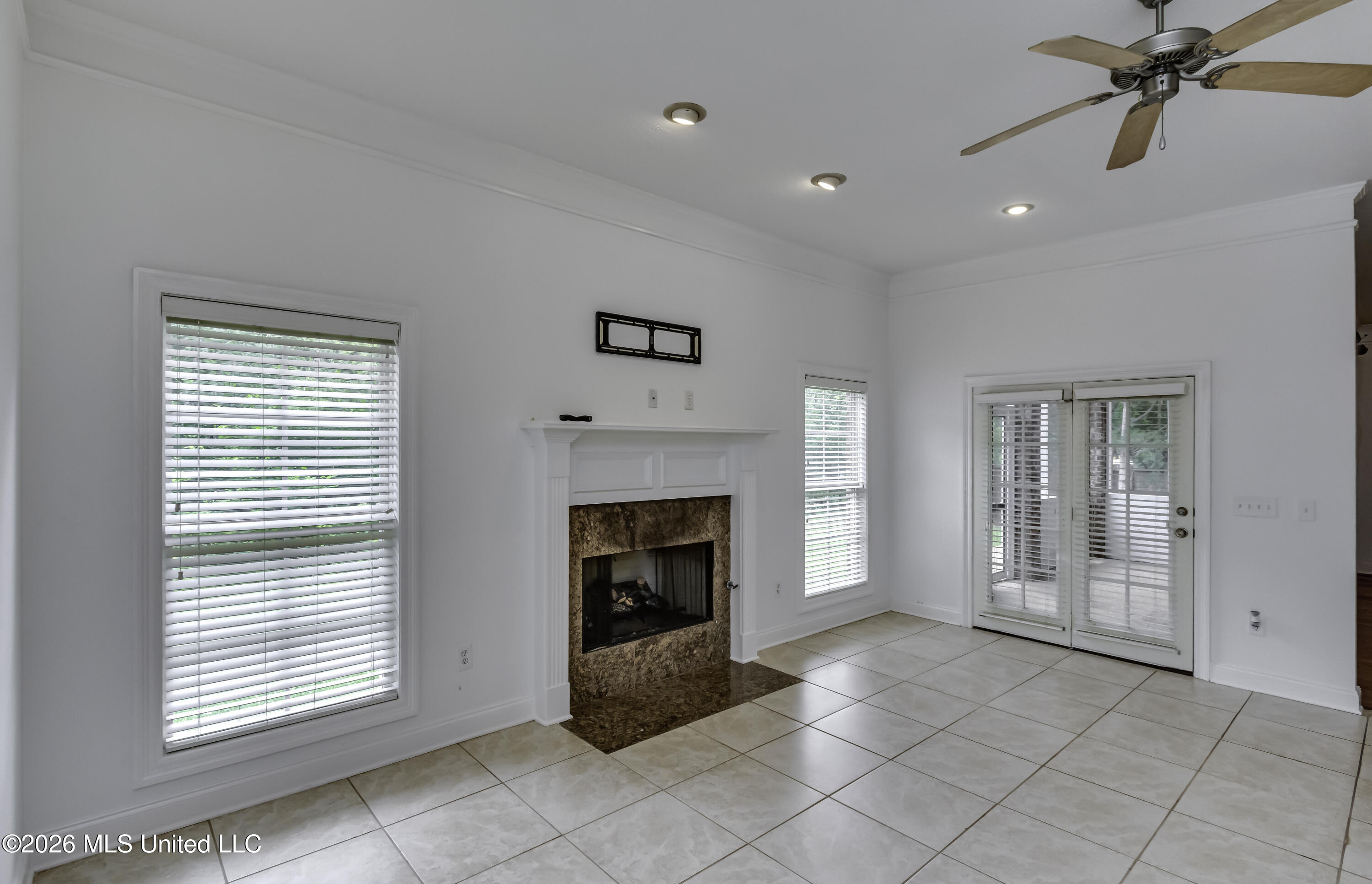 401 Kingsbridge Road Property Photo 35