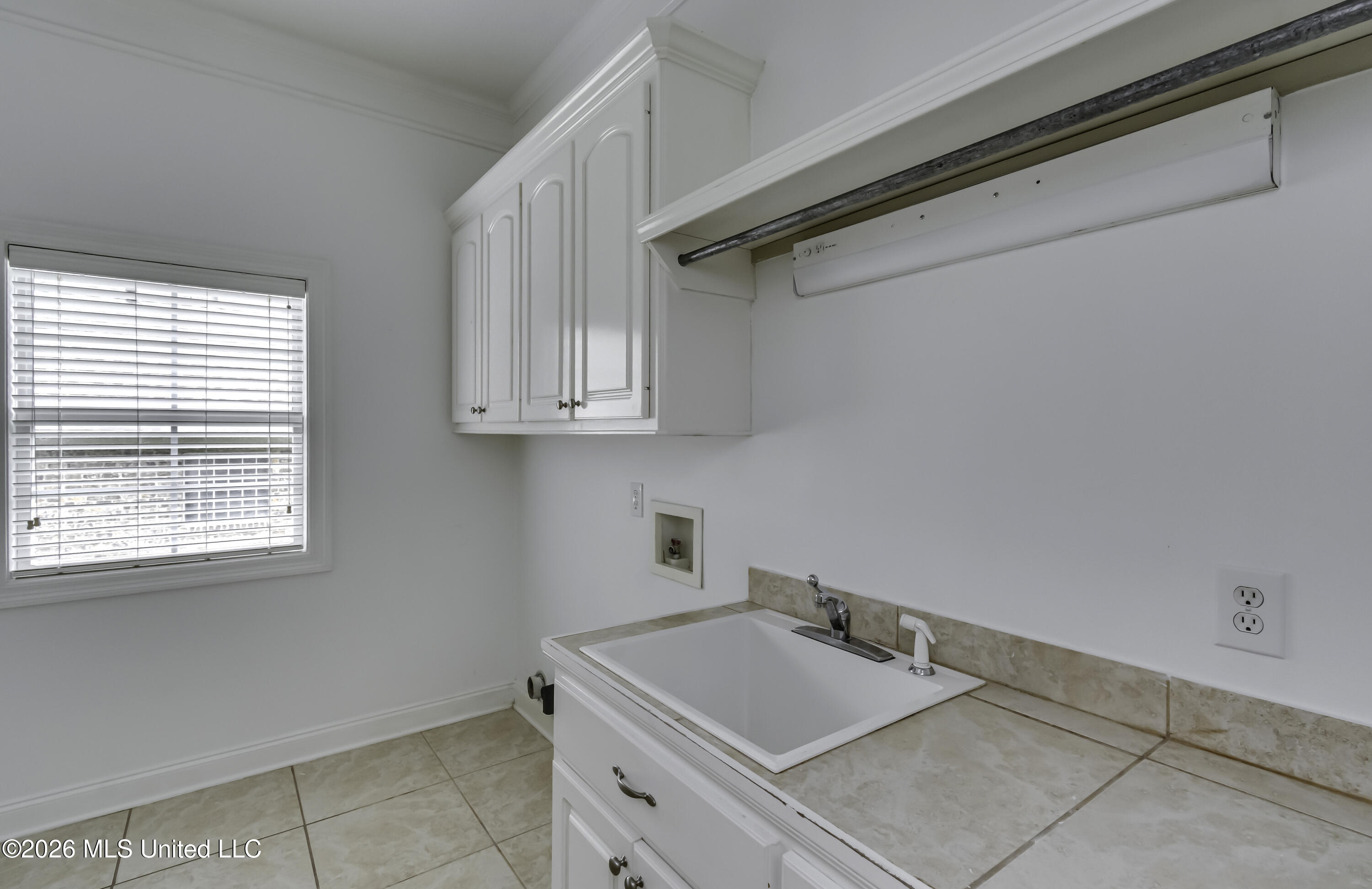 401 Kingsbridge Road Property Photo 36