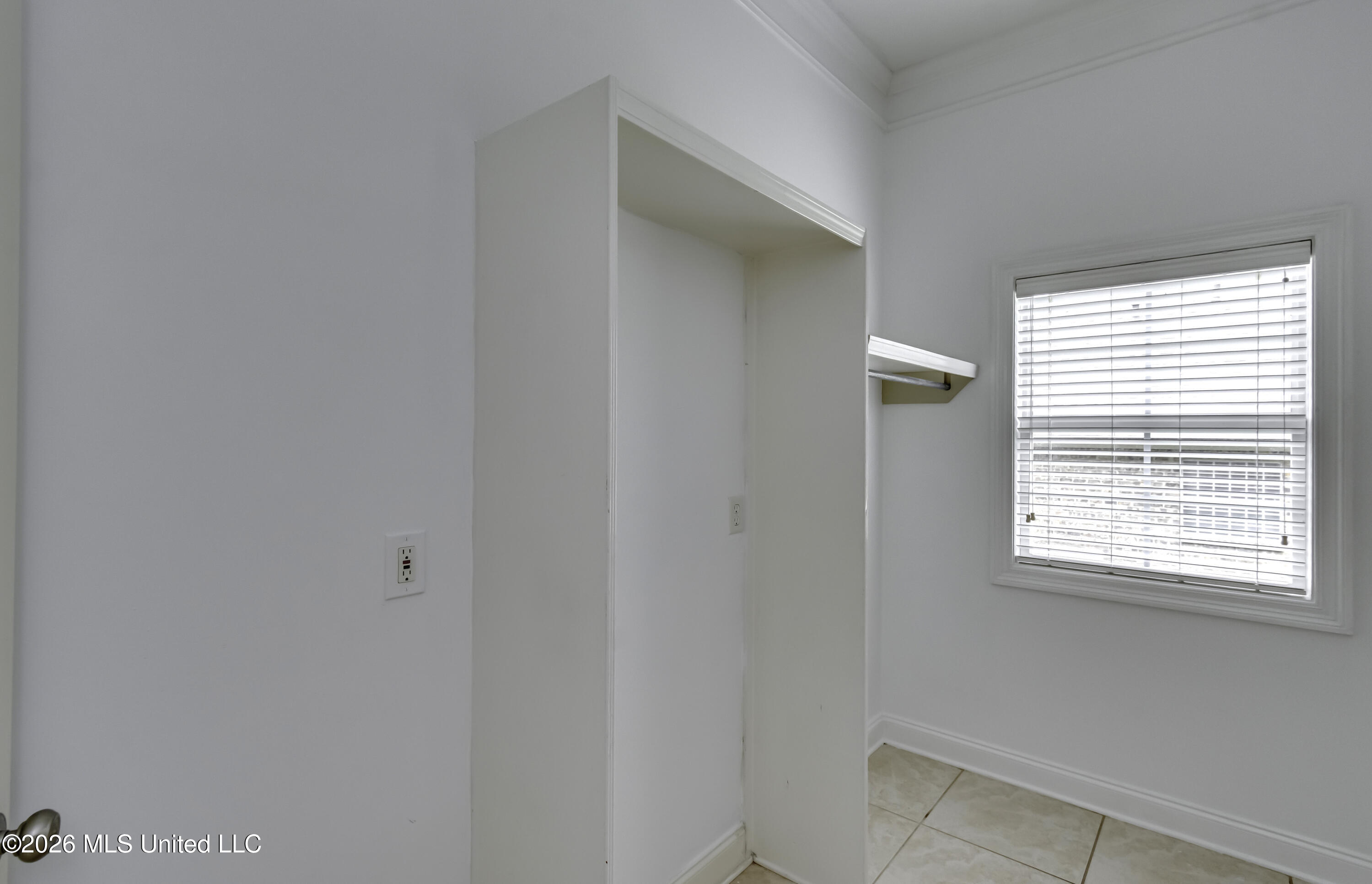 401 Kingsbridge Road Property Photo 37