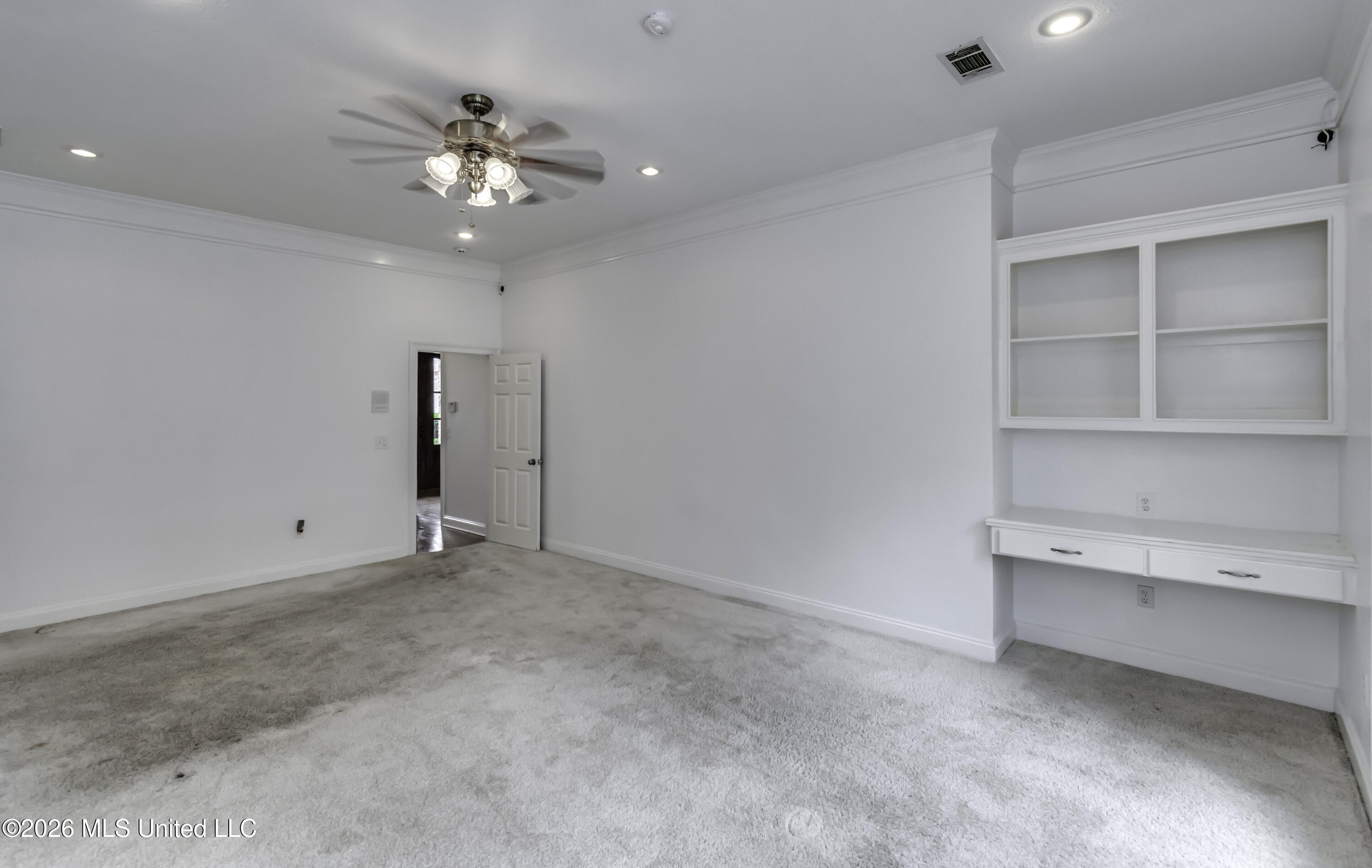 401 Kingsbridge Road Property Photo 41