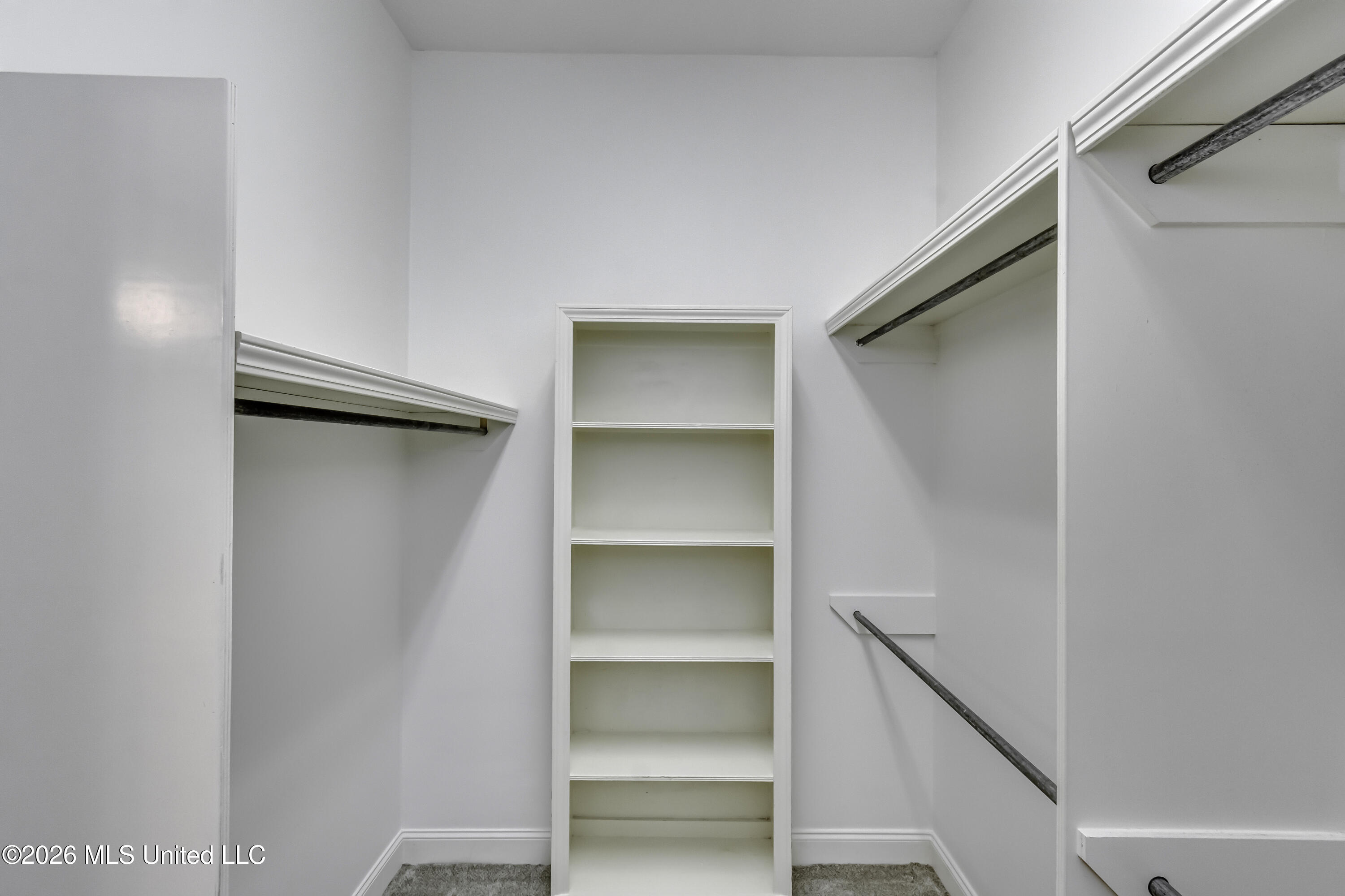 401 Kingsbridge Road Property Photo 42