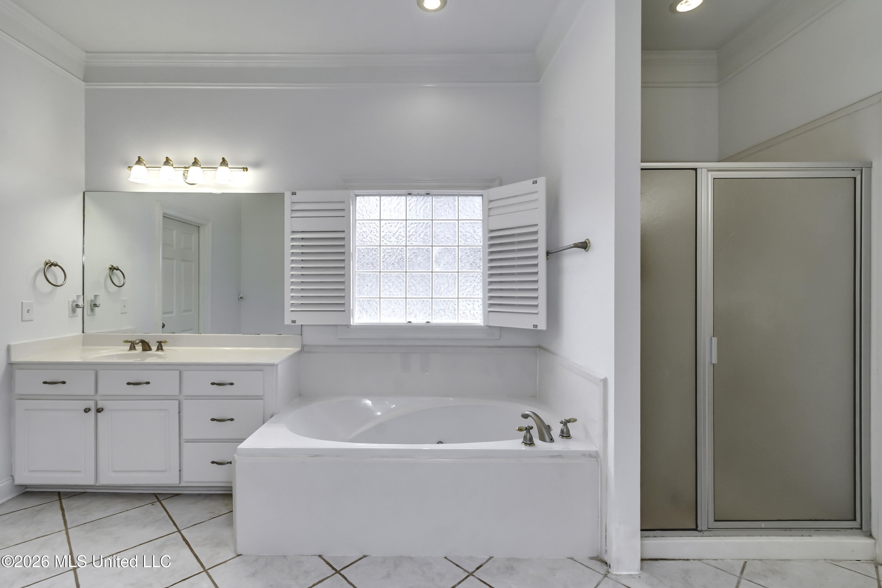 401 Kingsbridge Road Property Photo 46