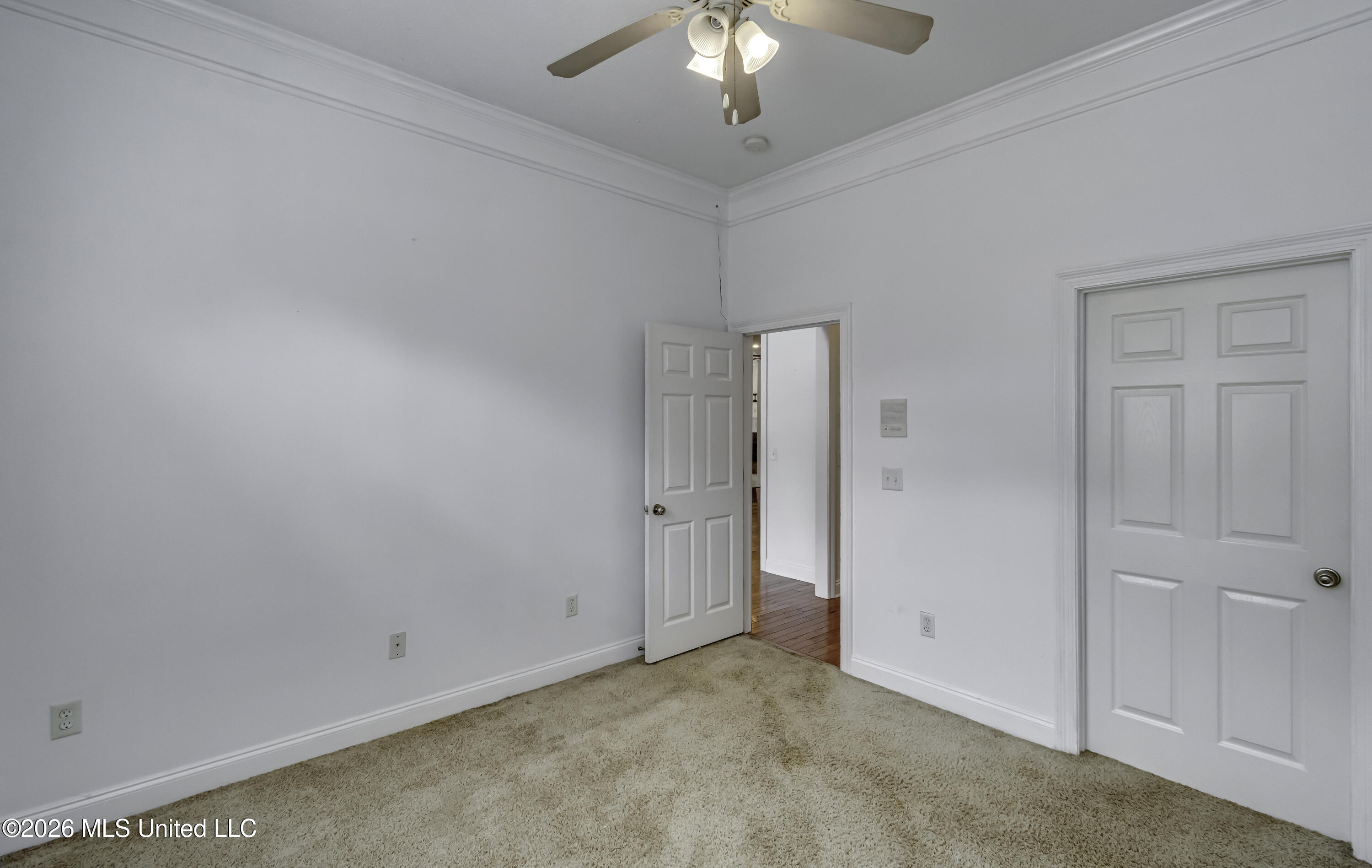 401 Kingsbridge Road Property Photo 52