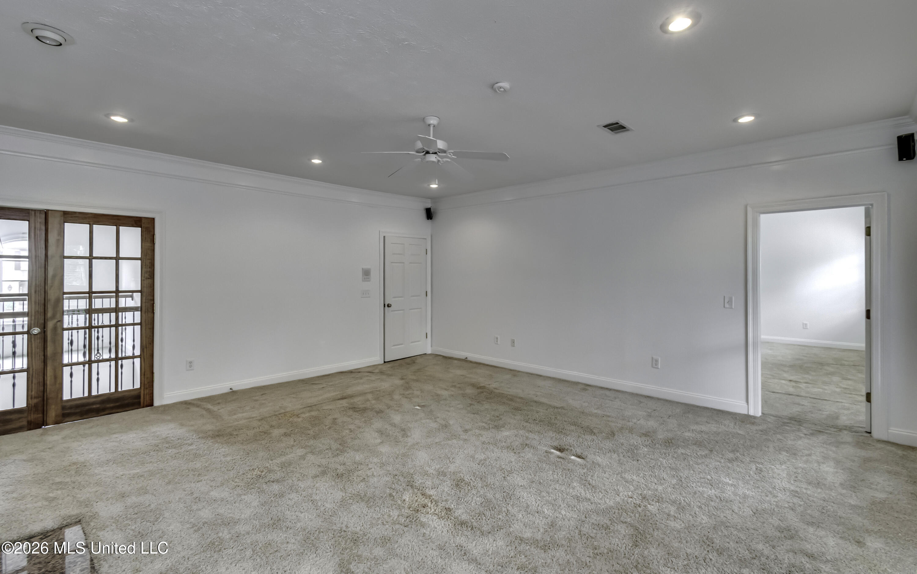 401 Kingsbridge Road Property Photo 59