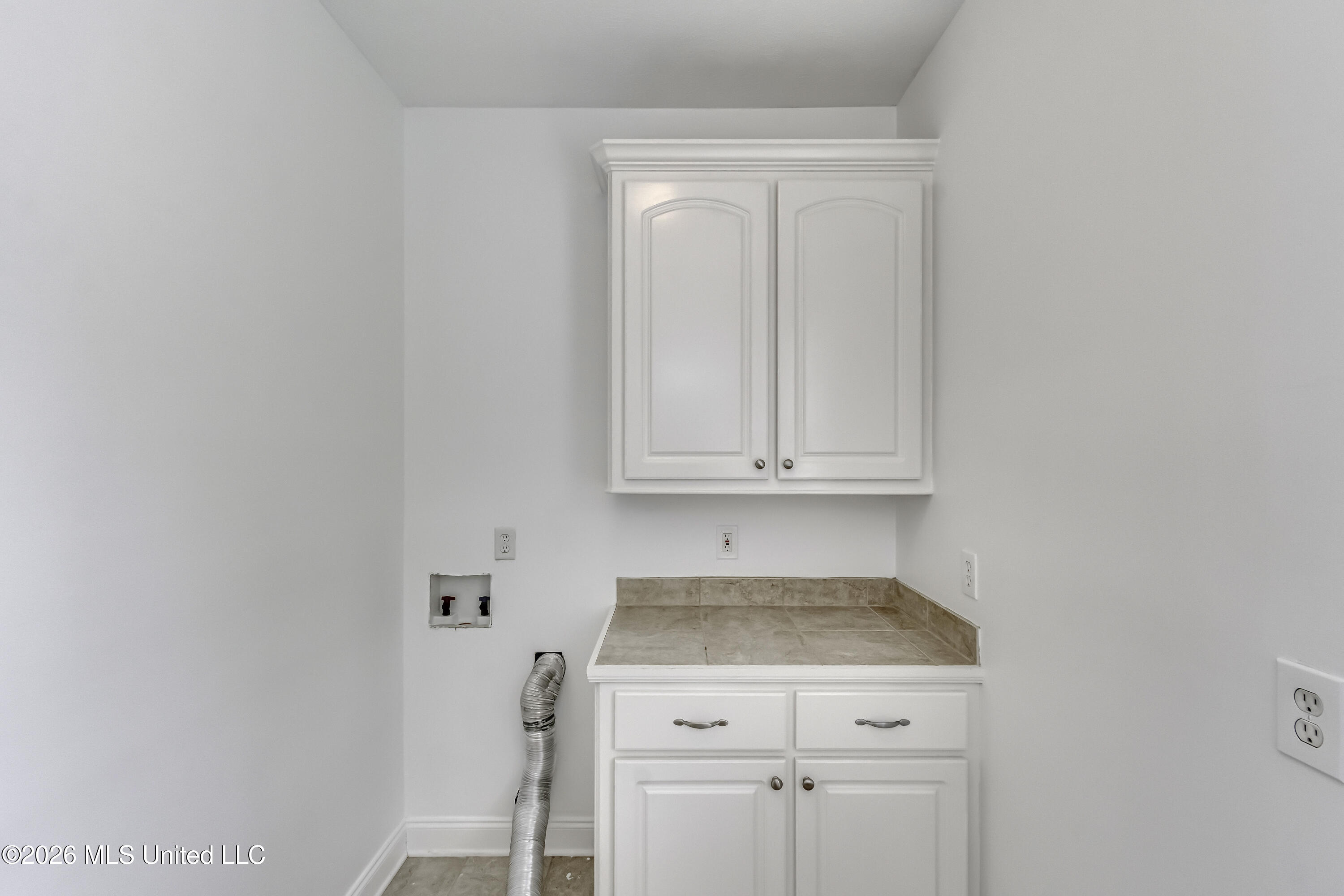 401 Kingsbridge Road Property Photo 61