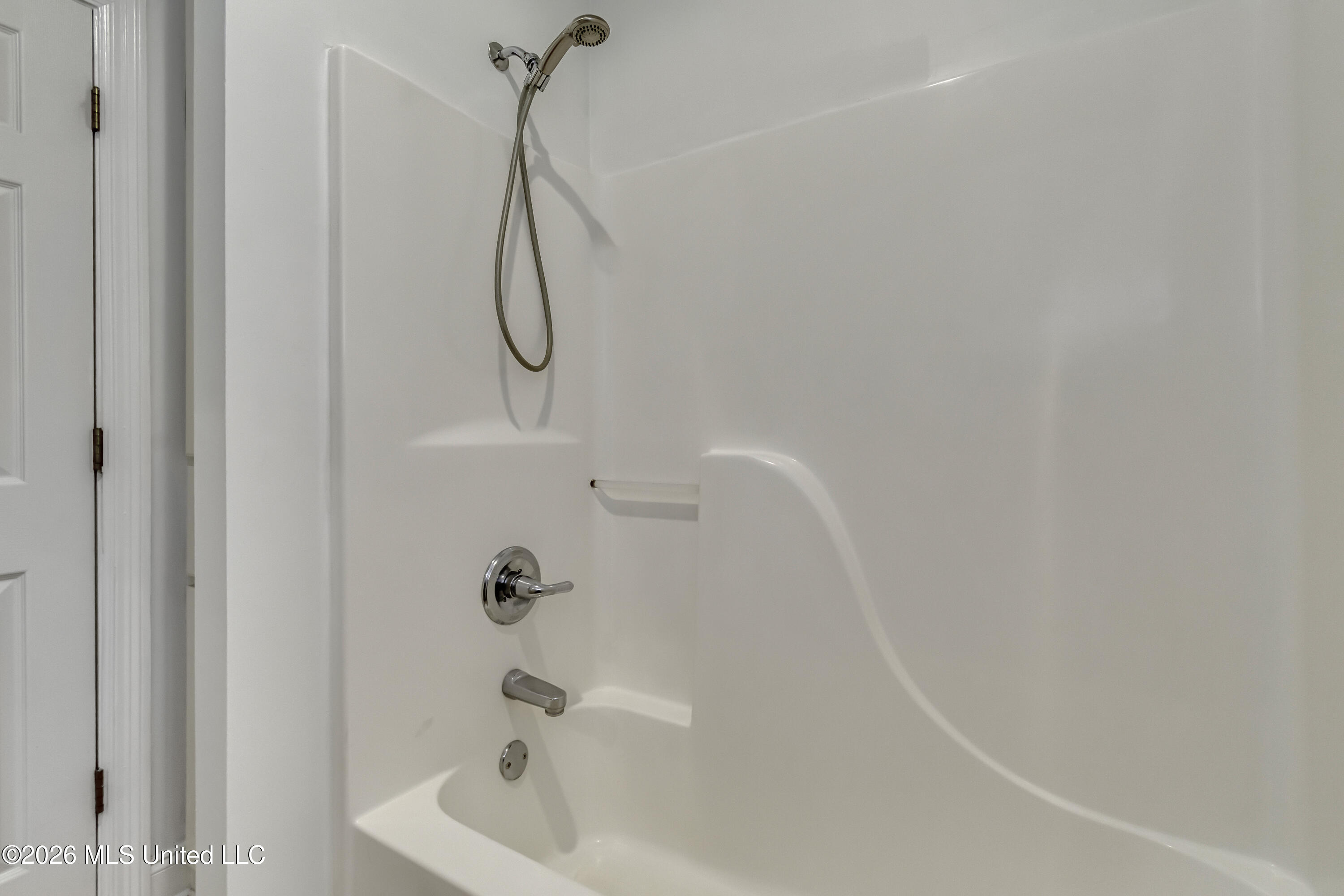 401 Kingsbridge Road Property Photo 69