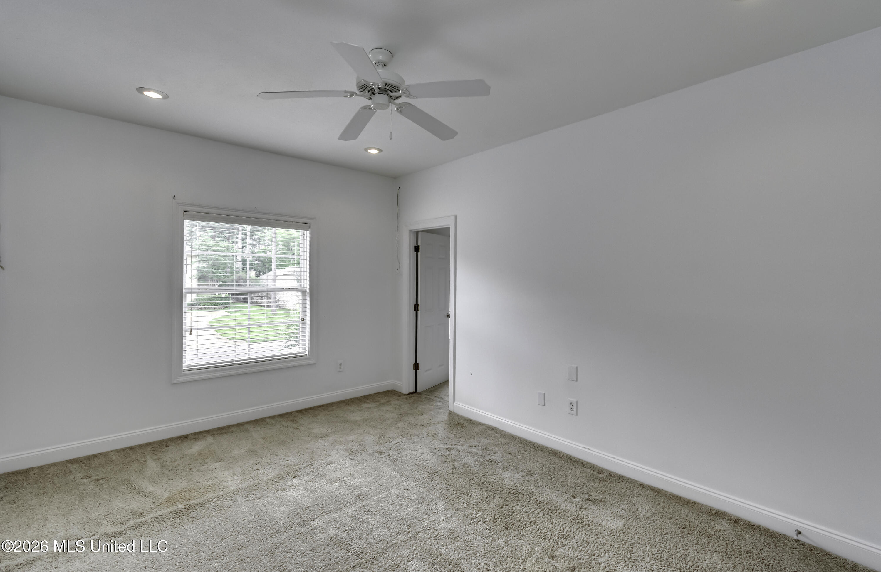 401 Kingsbridge Road Property Photo 72