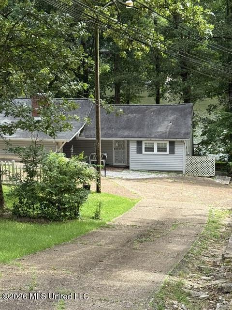 908 Lakeview Drive Property Photo 1