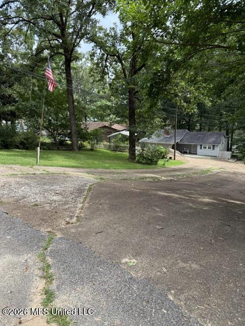 908 Lakeview Drive Property Photo 5