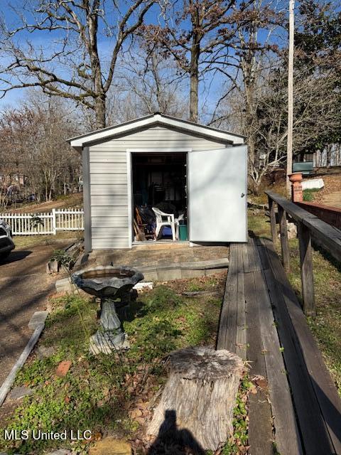 908 Lakeview Drive Property Photo 16