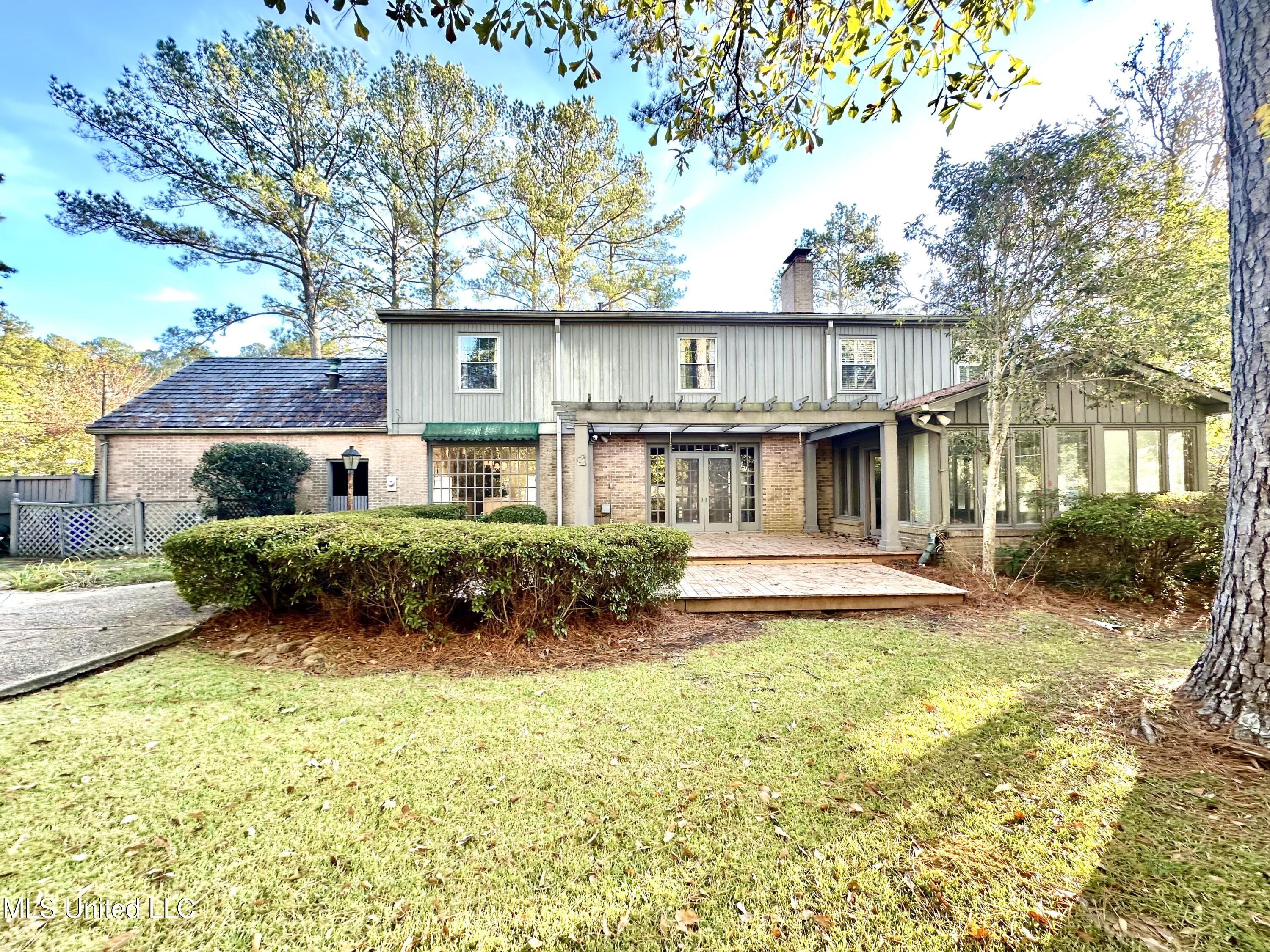 400 Charles Street Property Photo 2