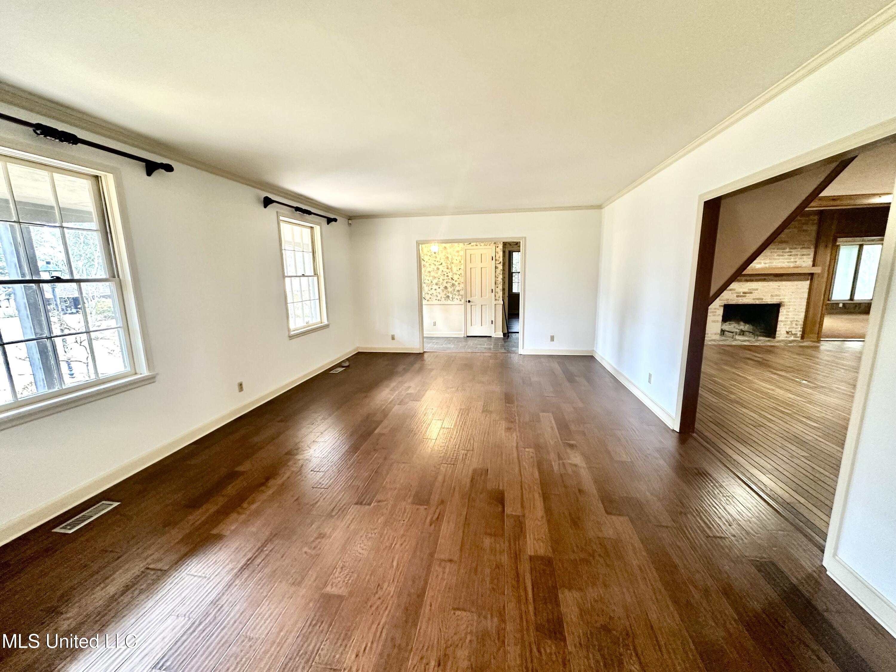 400 Charles Street Property Photo 10