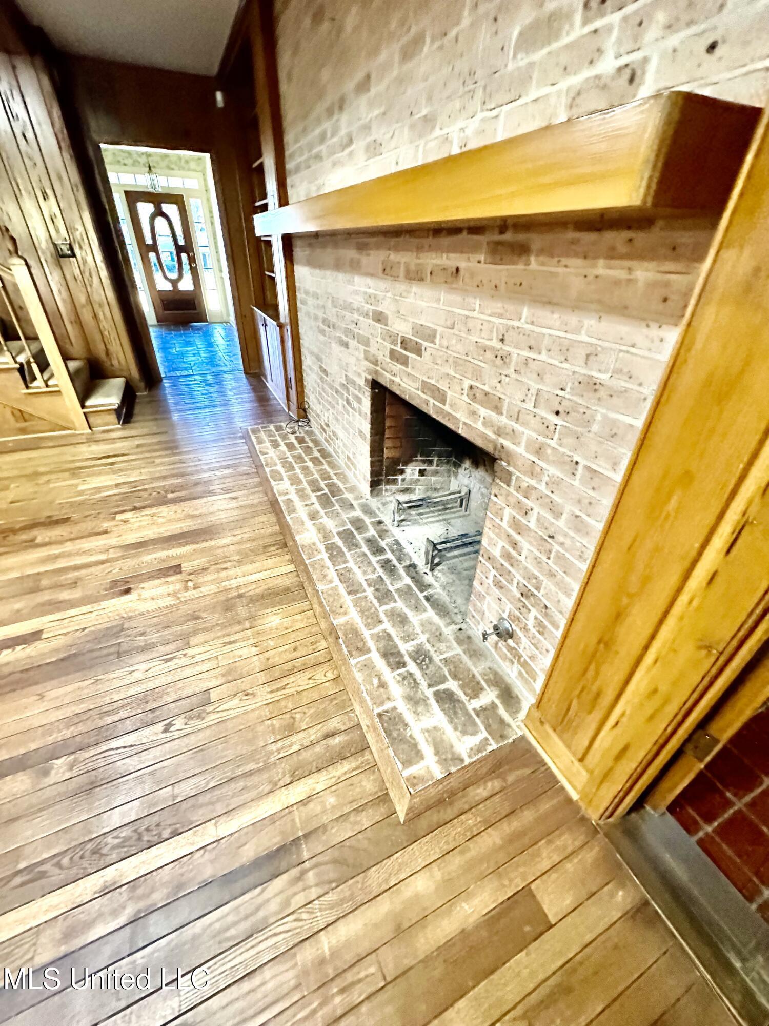 400 Charles Street Property Photo 25