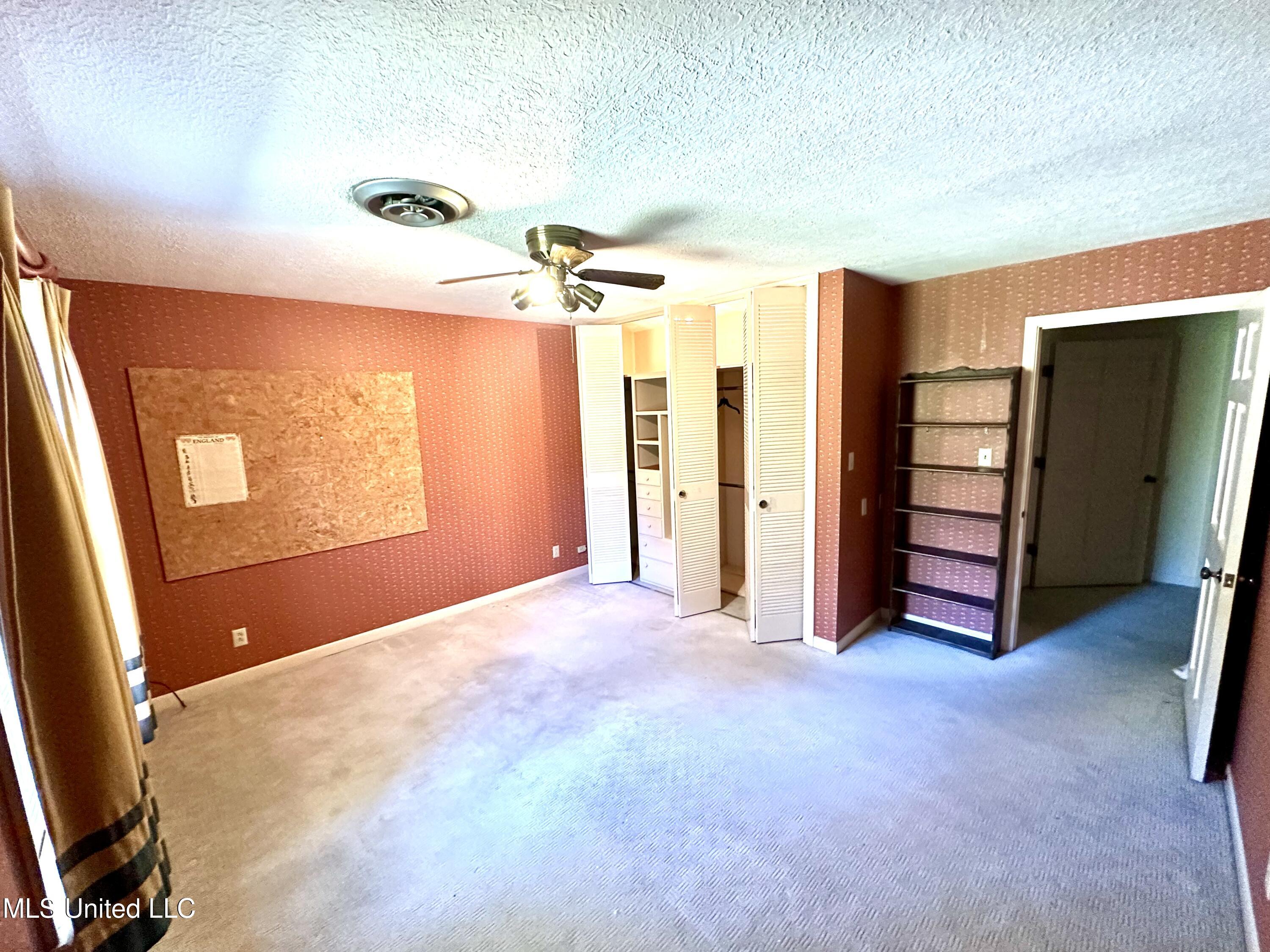 400 Charles Street Property Photo 32