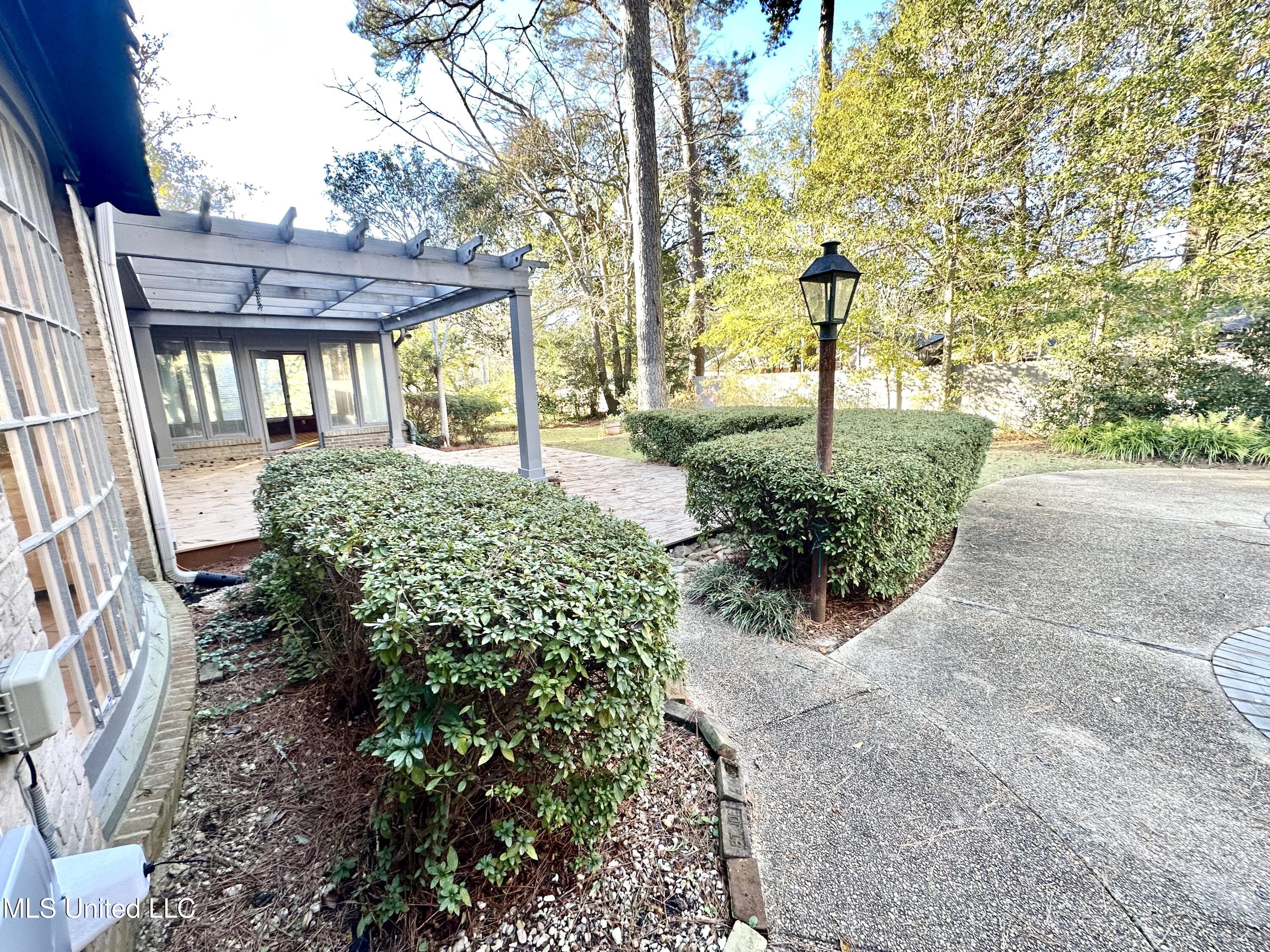 400 Charles Street Property Photo 34