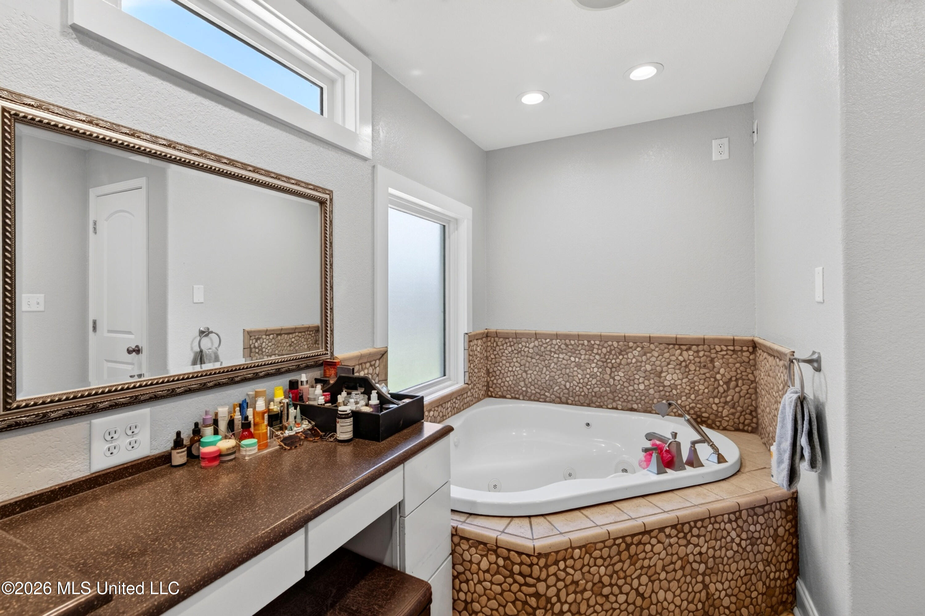 10415 Pin Oak Drive Property Photo 27