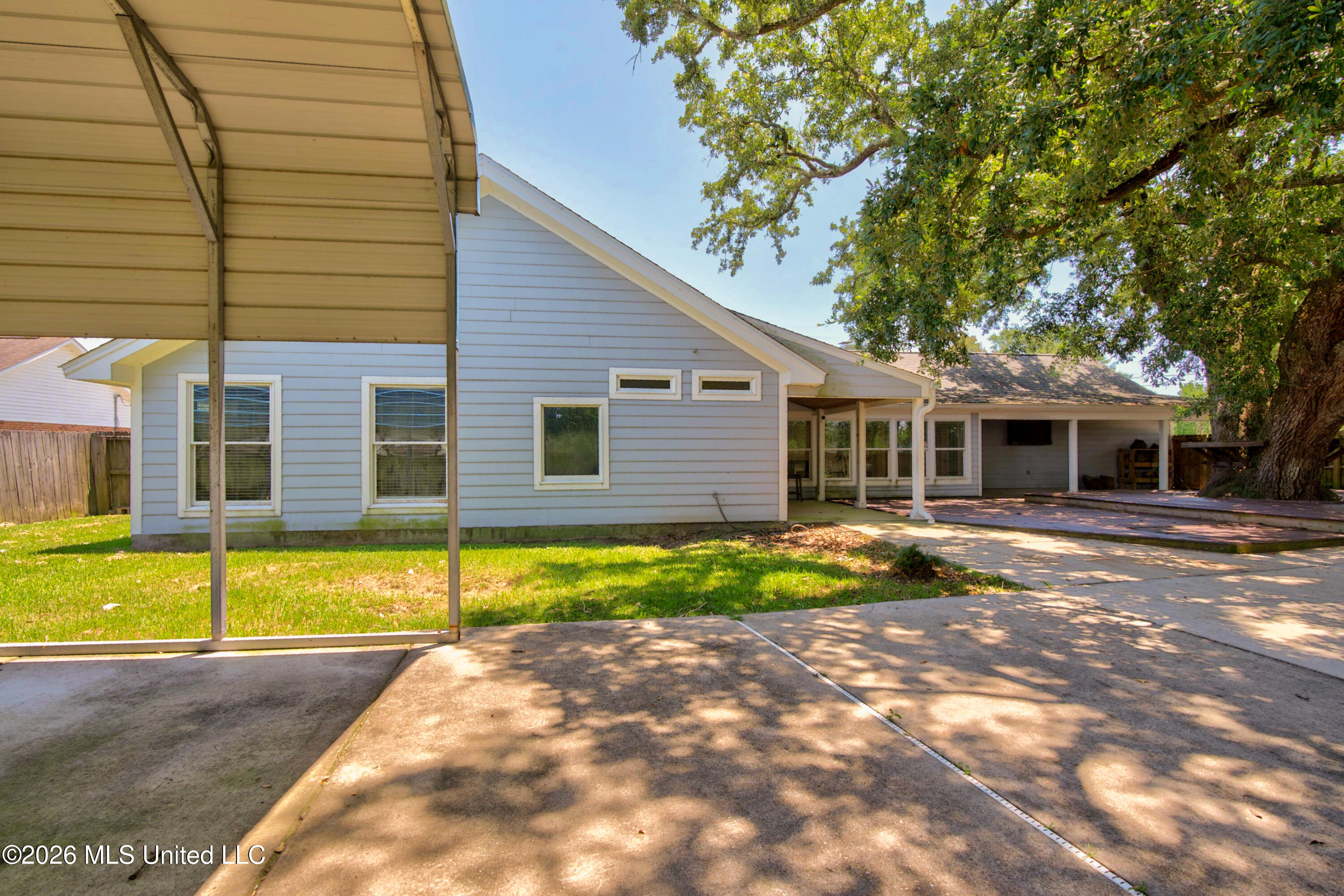 10415 Pin Oak Drive Property Photo 38