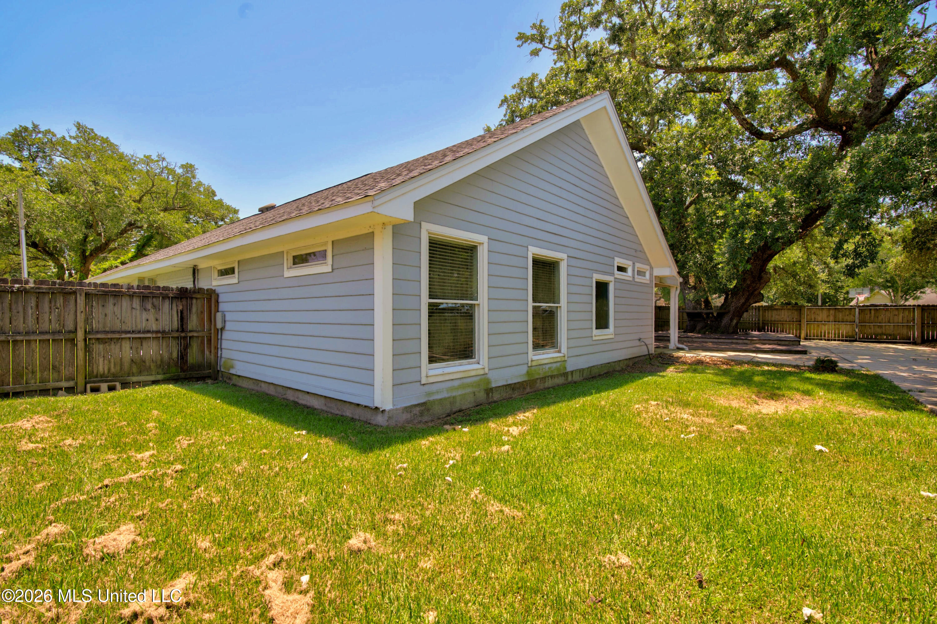 10415 Pin Oak Drive Property Photo 40