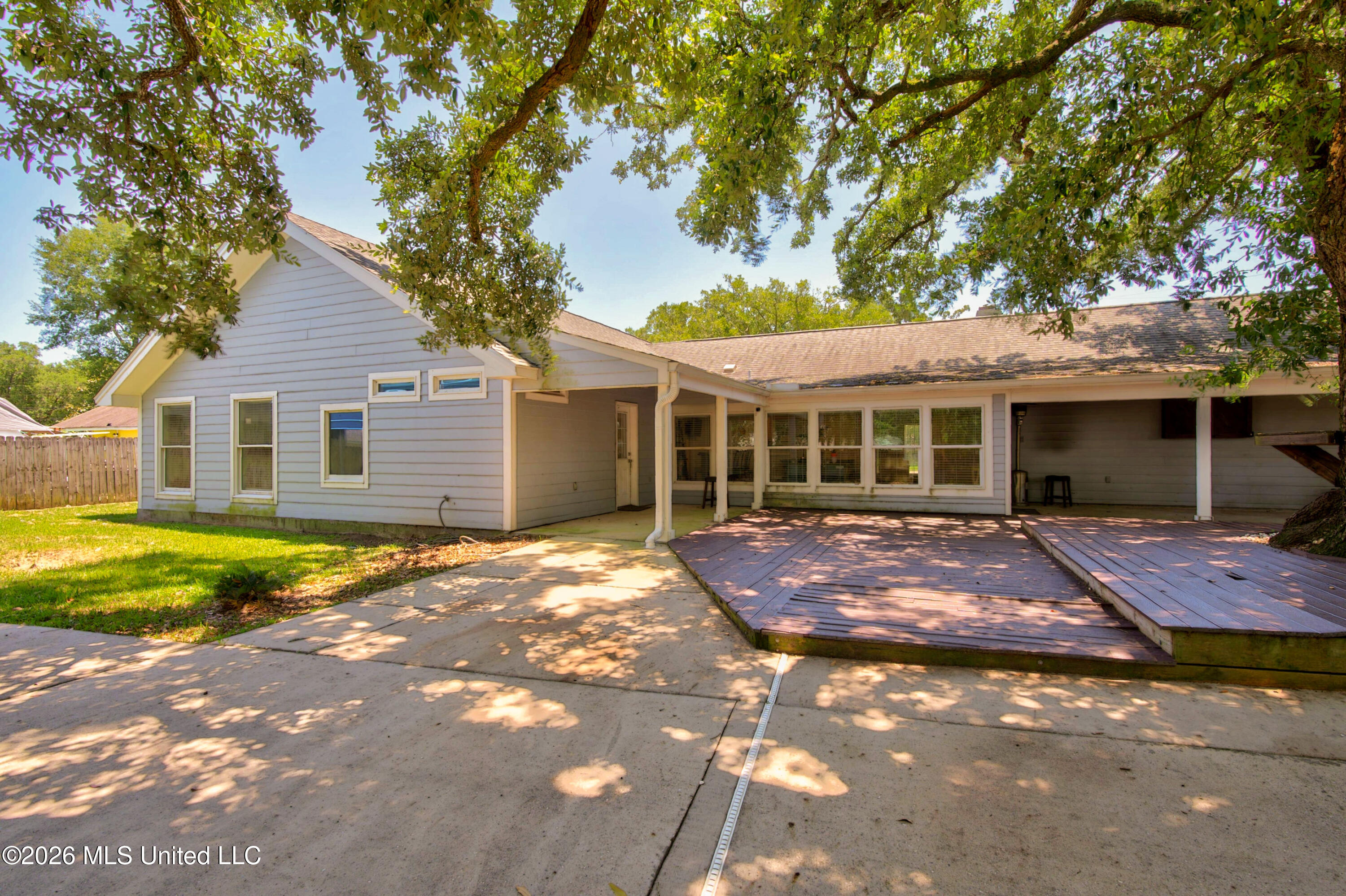 10415 Pin Oak Drive Property Photo 43