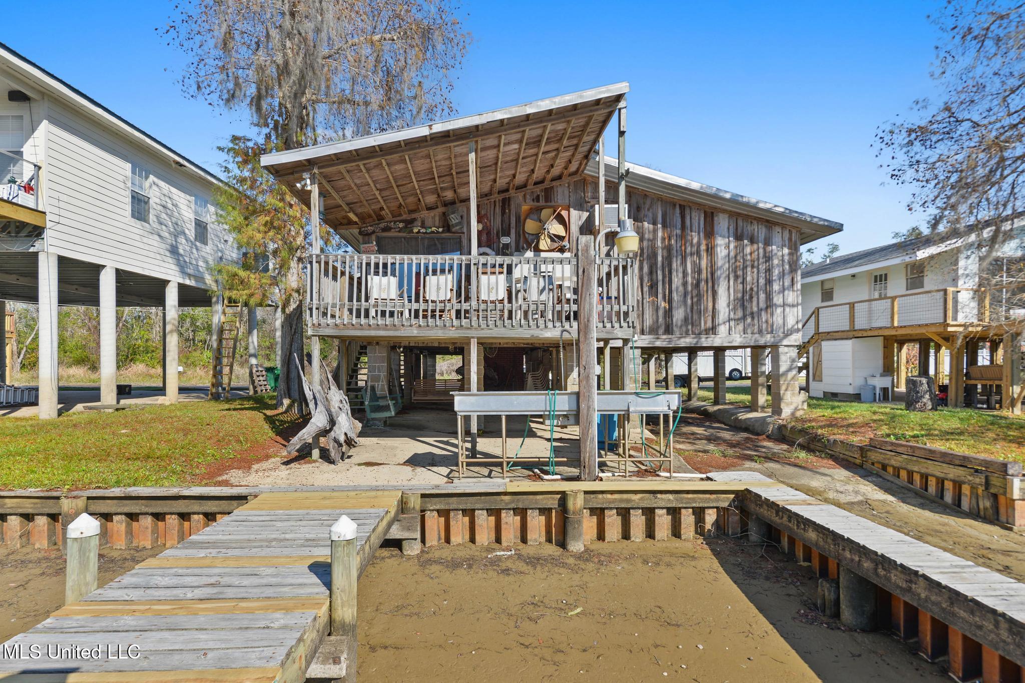 9277 Riverlodge Drive Property Photo 2